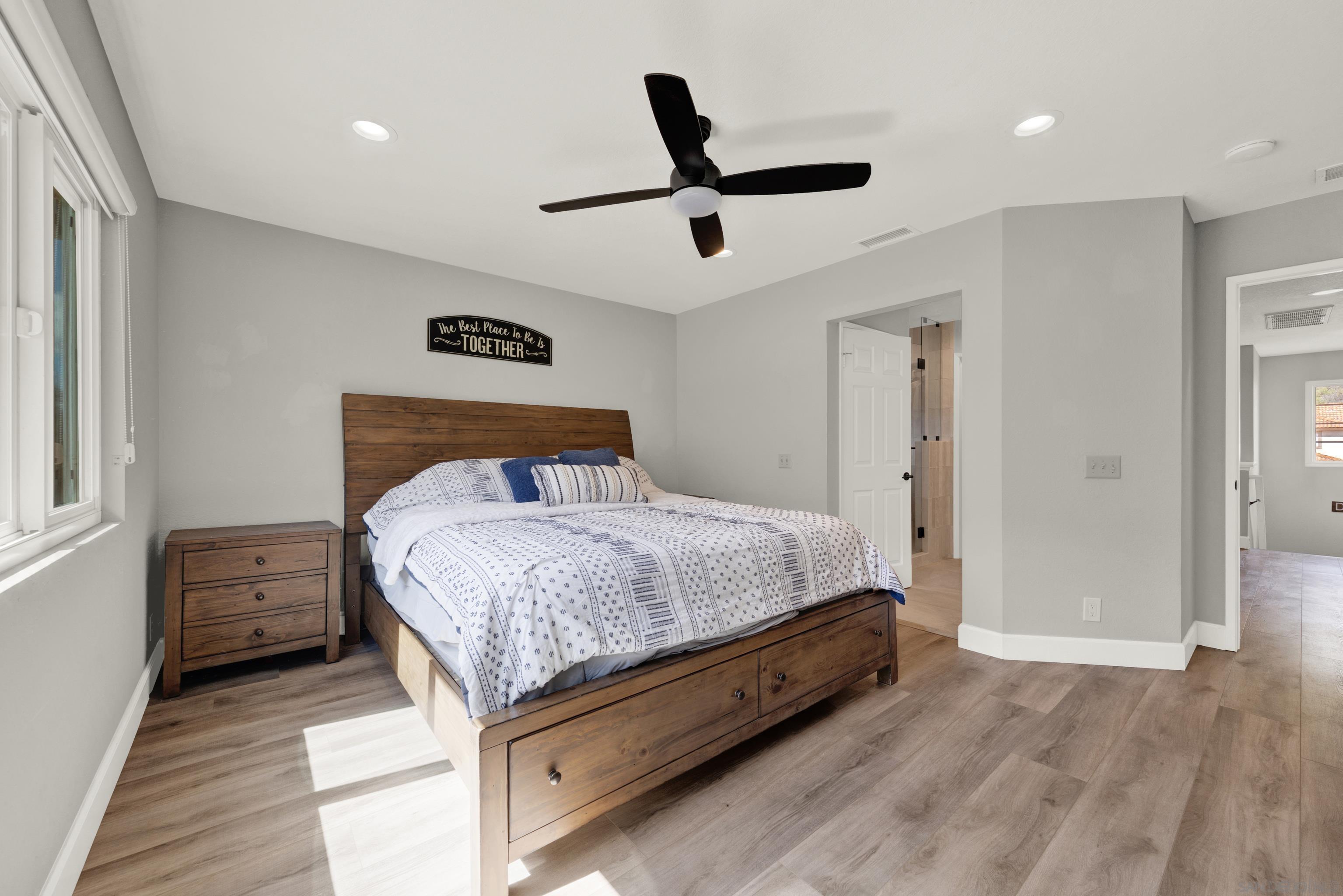 Detail Gallery Image 33 of 70 For 10961  Avenida De Los Lobos, San Diego,  CA 92127 - 4 Beds | 2/1 Baths