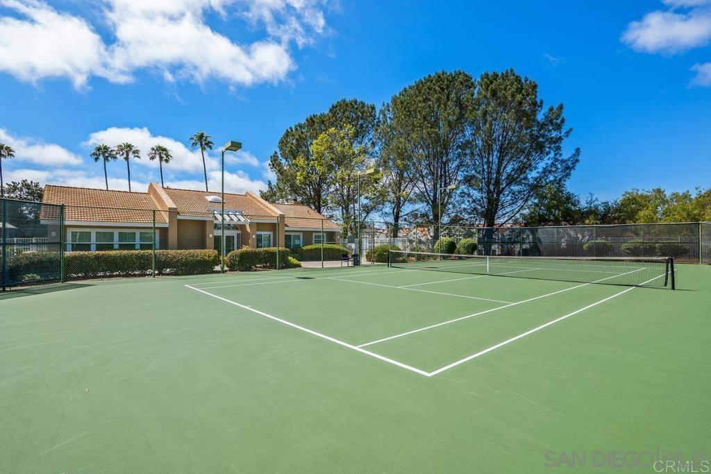 Detail Gallery Image 64 of 70 For 10961  Avenida De Los Lobos, San Diego,  CA 92127 - 4 Beds | 2/1 Baths