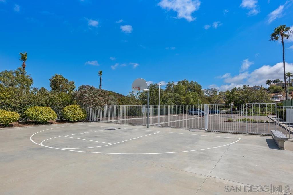 Detail Gallery Image 65 of 70 For 10961  Avenida De Los Lobos, San Diego,  CA 92127 - 4 Beds | 2/1 Baths