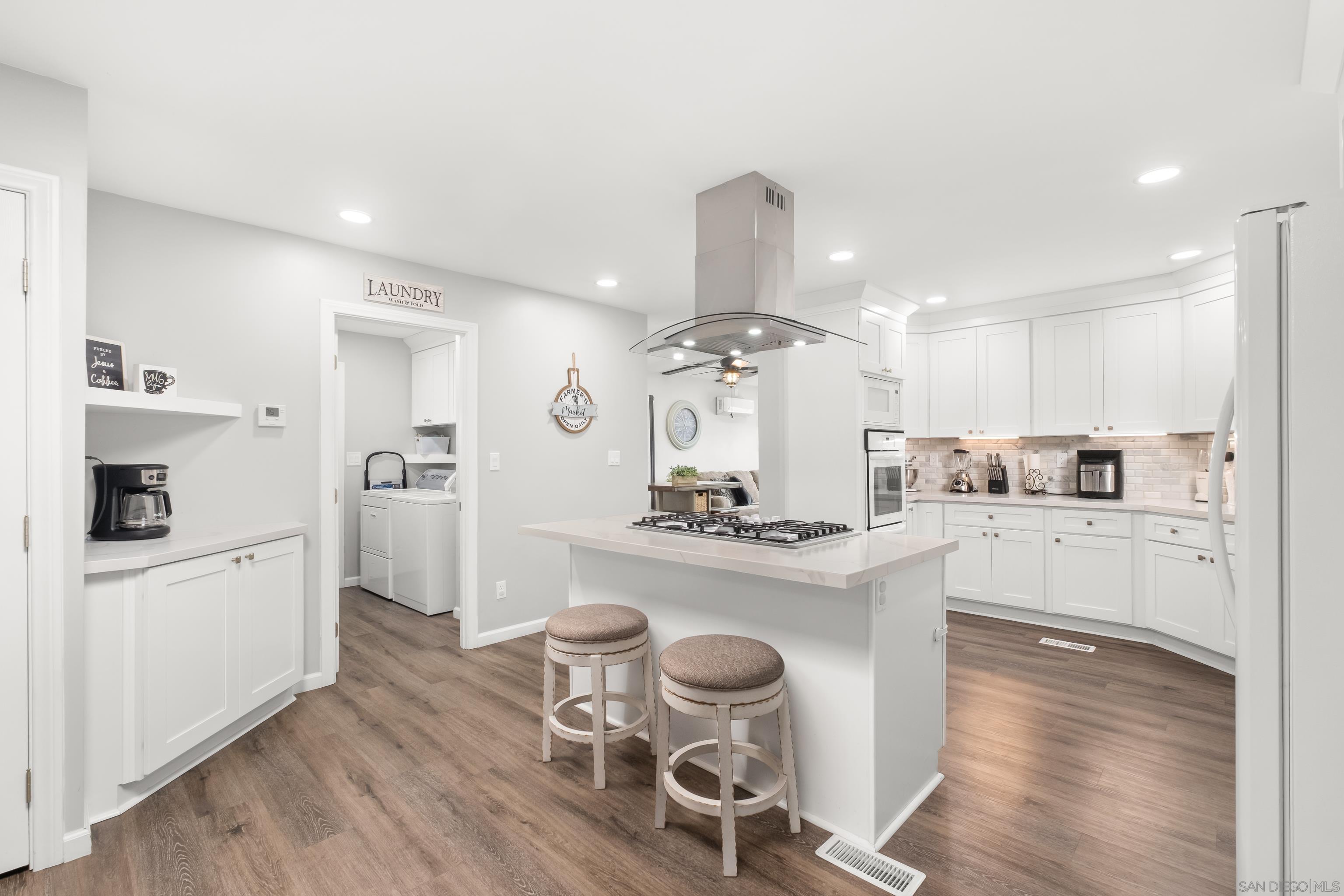 Front Image Thumbnail for SD260008043