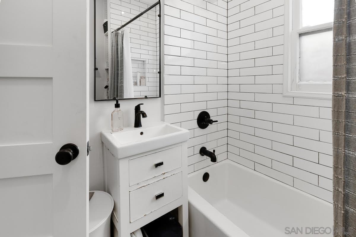 Detail Gallery Image 13 of 19 For 4486  Kansas St, San Diego,  CA 92116 - 2 Beds | 2 Baths