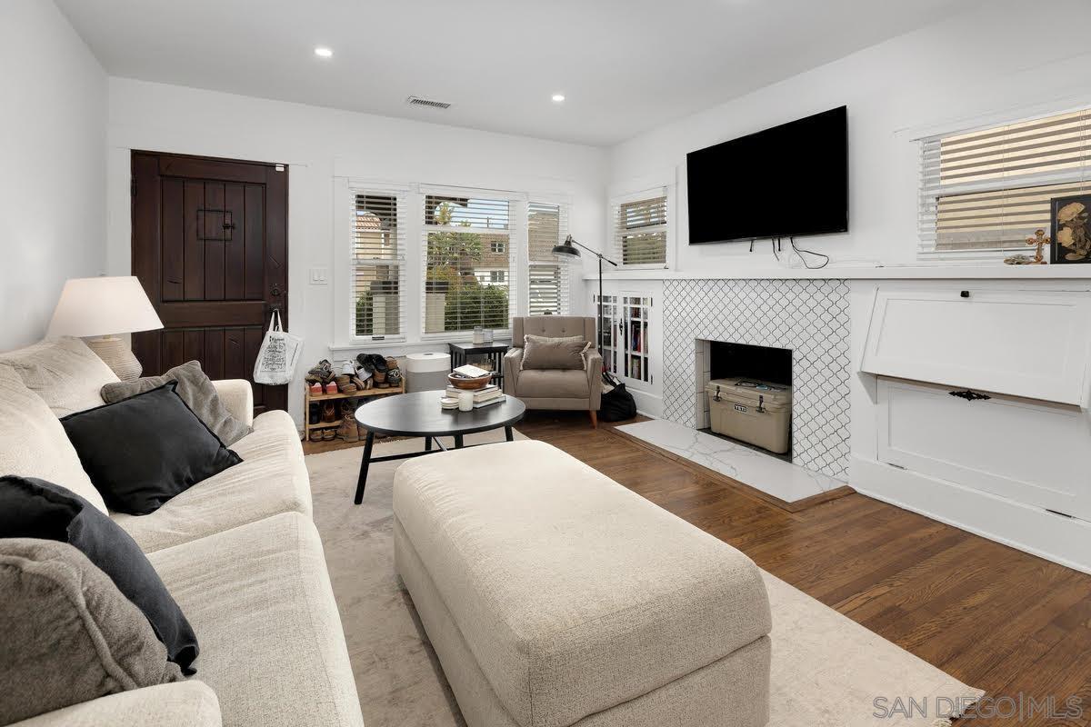 Detail Gallery Image 5 of 19 For 4486  Kansas St, San Diego,  CA 92116 - 2 Beds | 2 Baths