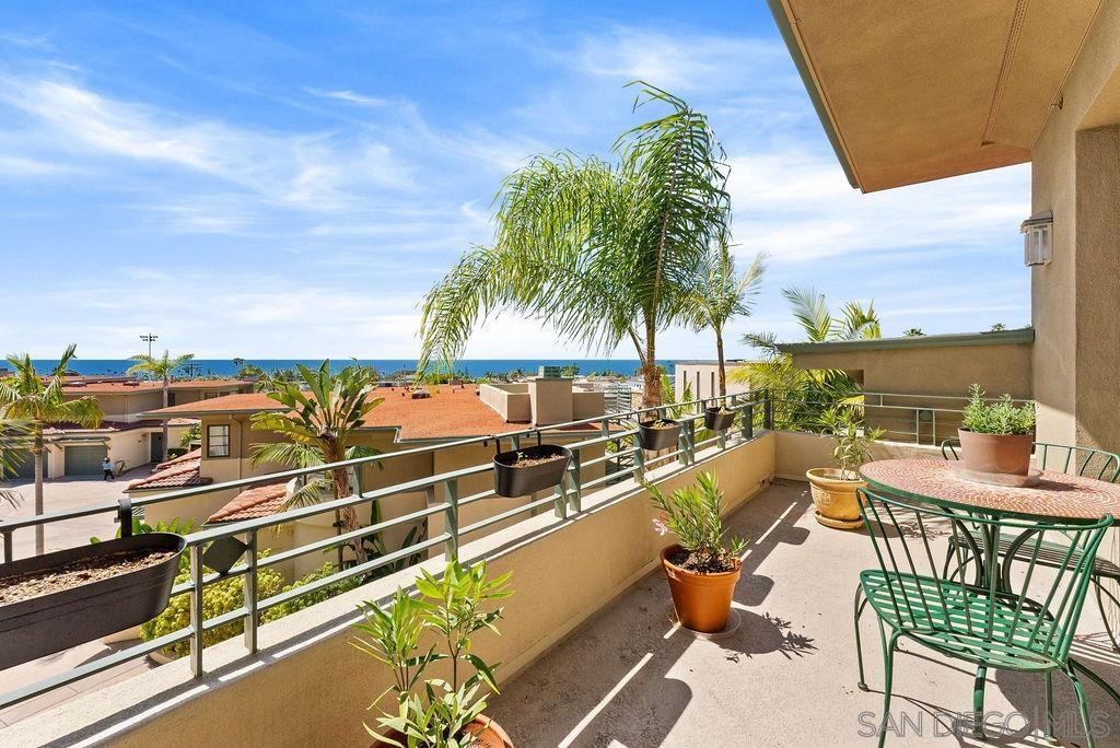 Detail Gallery Image 16 of 34 For 7157  Fay Ave, La Jolla,  CA 92037 - 3 Beds | 3/1 Baths