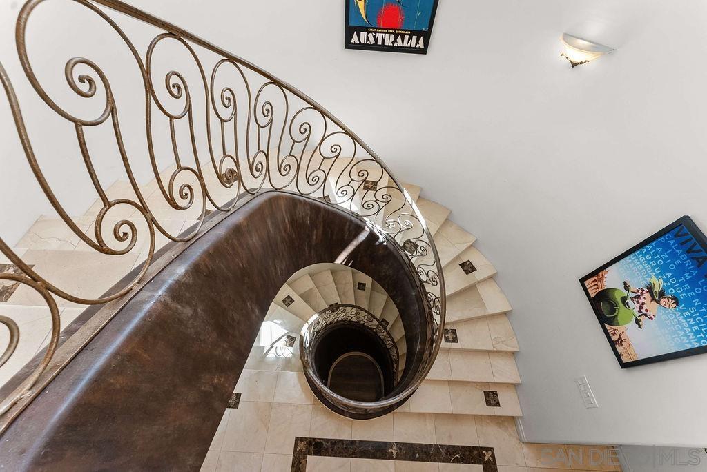 Detail Gallery Image 23 of 34 For 7157  Fay Ave, La Jolla,  CA 92037 - 3 Beds | 3/1 Baths