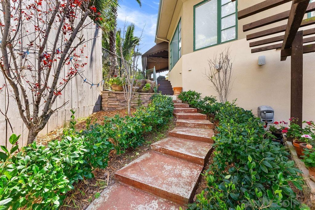 Detail Gallery Image 31 of 34 For 7157  Fay Ave, La Jolla,  CA 92037 - 3 Beds | 3/1 Baths