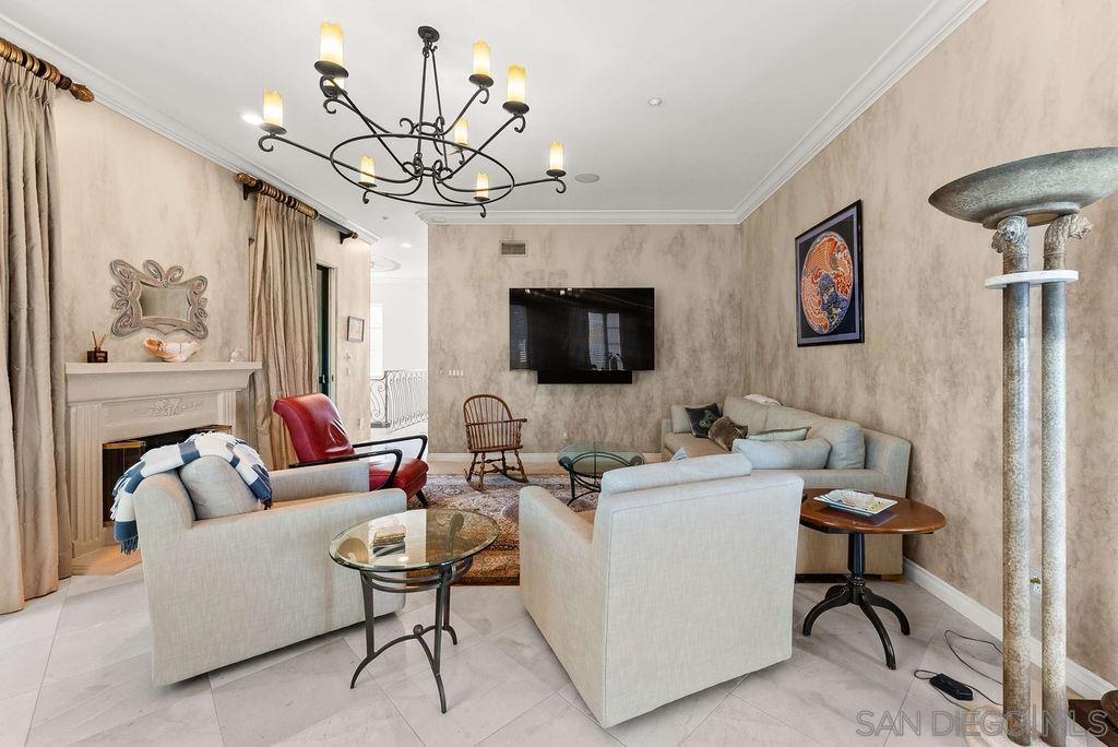 Detail Gallery Image 5 of 34 For 7157  Fay Ave, La Jolla,  CA 92037 - 3 Beds | 3/1 Baths