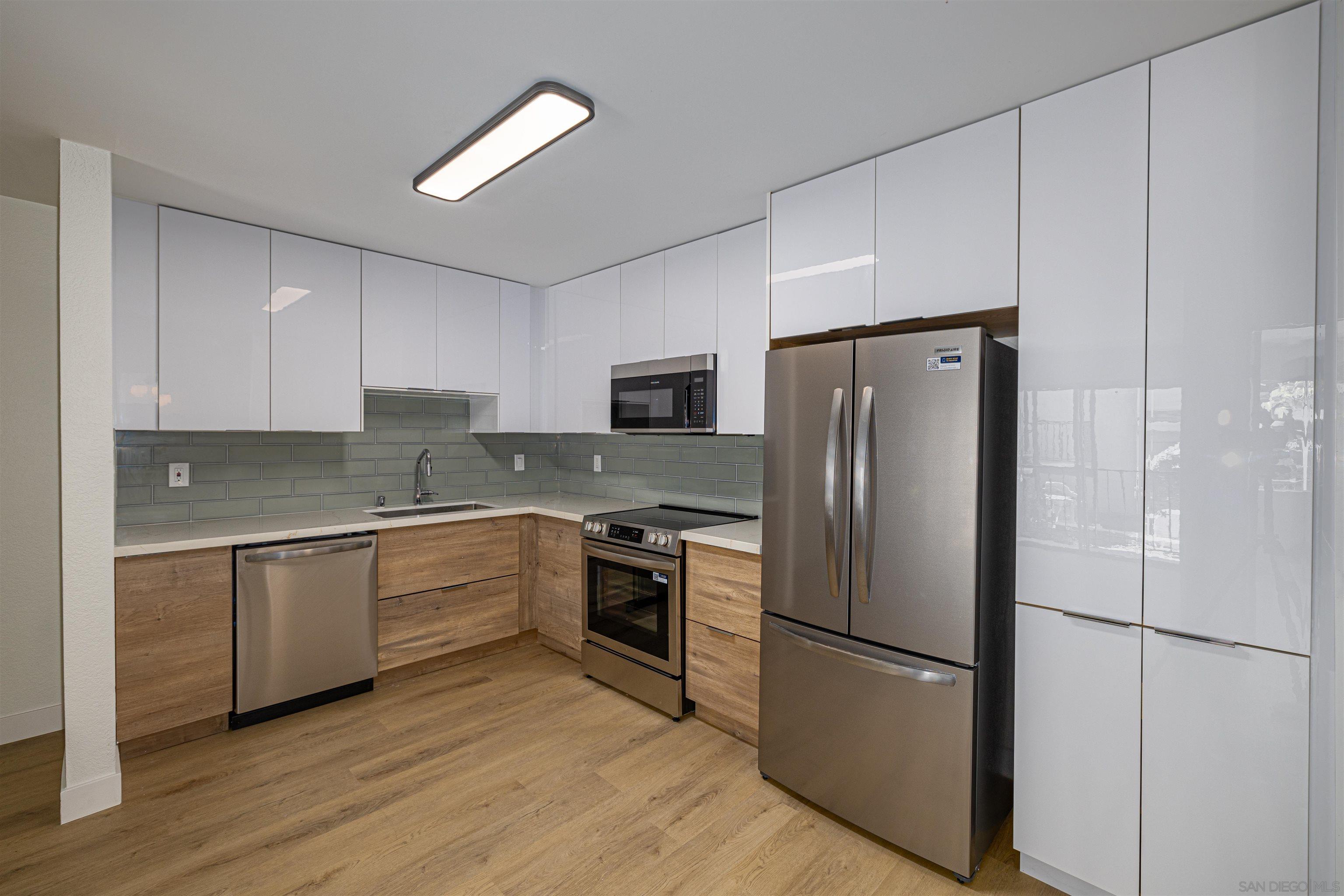 Detail Gallery Image 3 of 17 For 3020  Cowley Way  #104,  San Diego,  CA 92117 - 1 Beds | 1 Baths