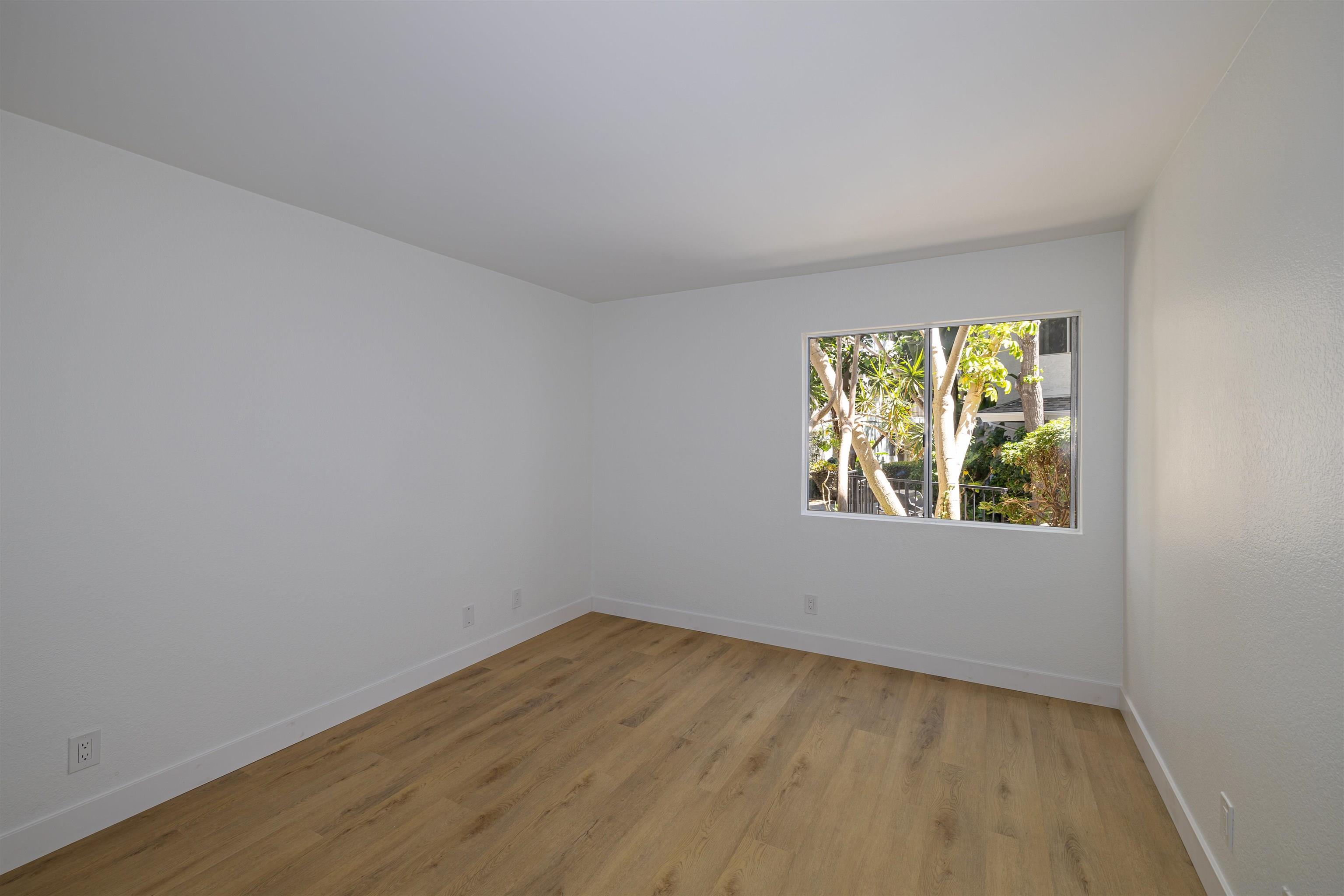 Detail Gallery Image 6 of 17 For 3020  Cowley Way  #104,  San Diego,  CA 92117 - 1 Beds | 1 Baths