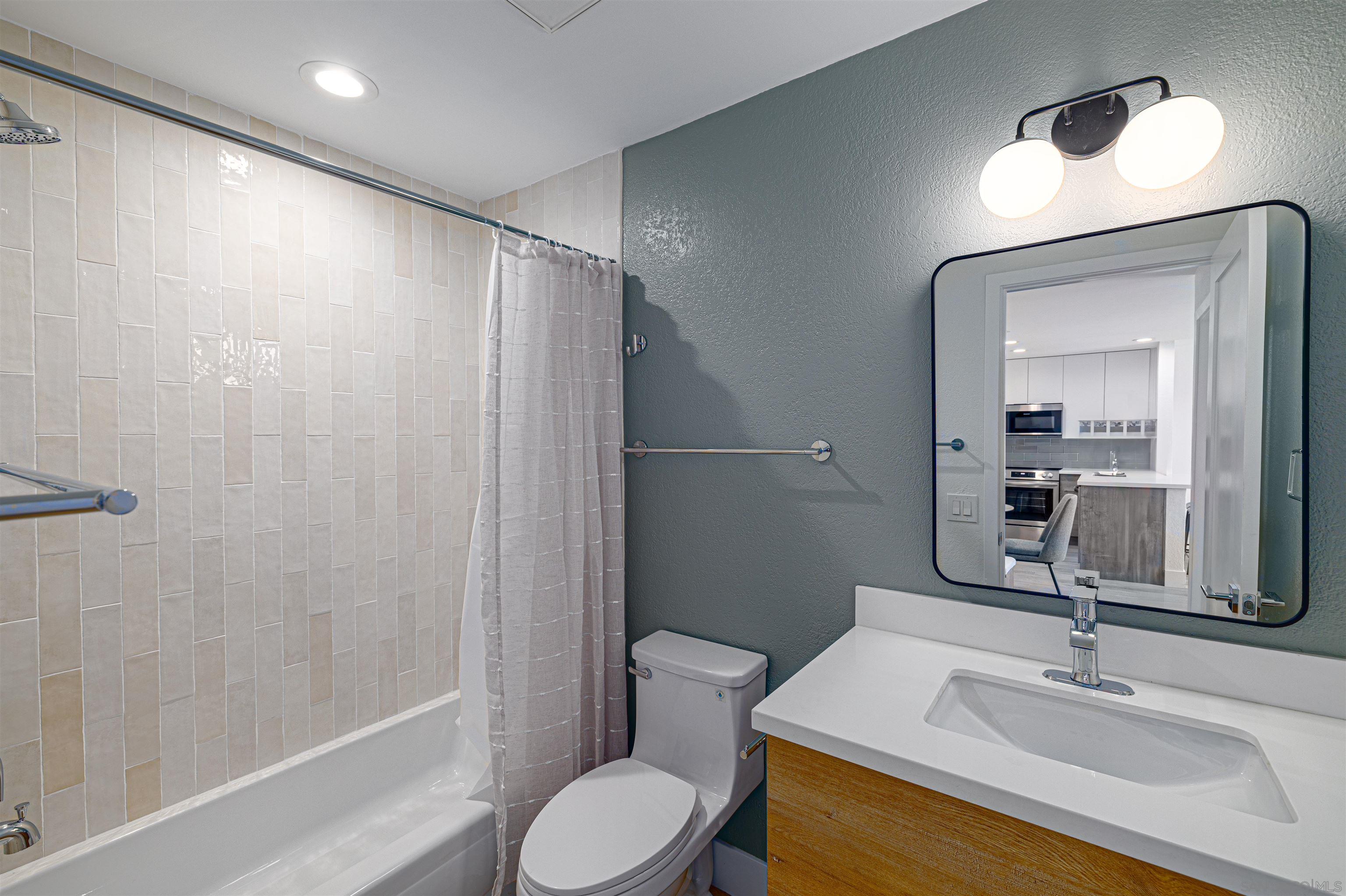 Detail Gallery Image 22 of 27 For 3020  Cowley Way  #208,  San Diego,  CA 92117 - 2 Beds | 2 Baths