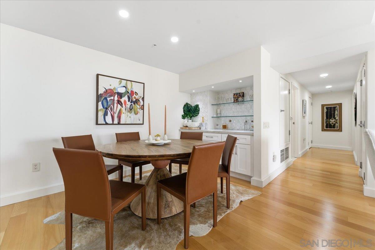 Detail Gallery Image 12 of 42 For 645  Front St  #1215,  San Diego,  CA 92101 - 3 Beds | 3 Baths