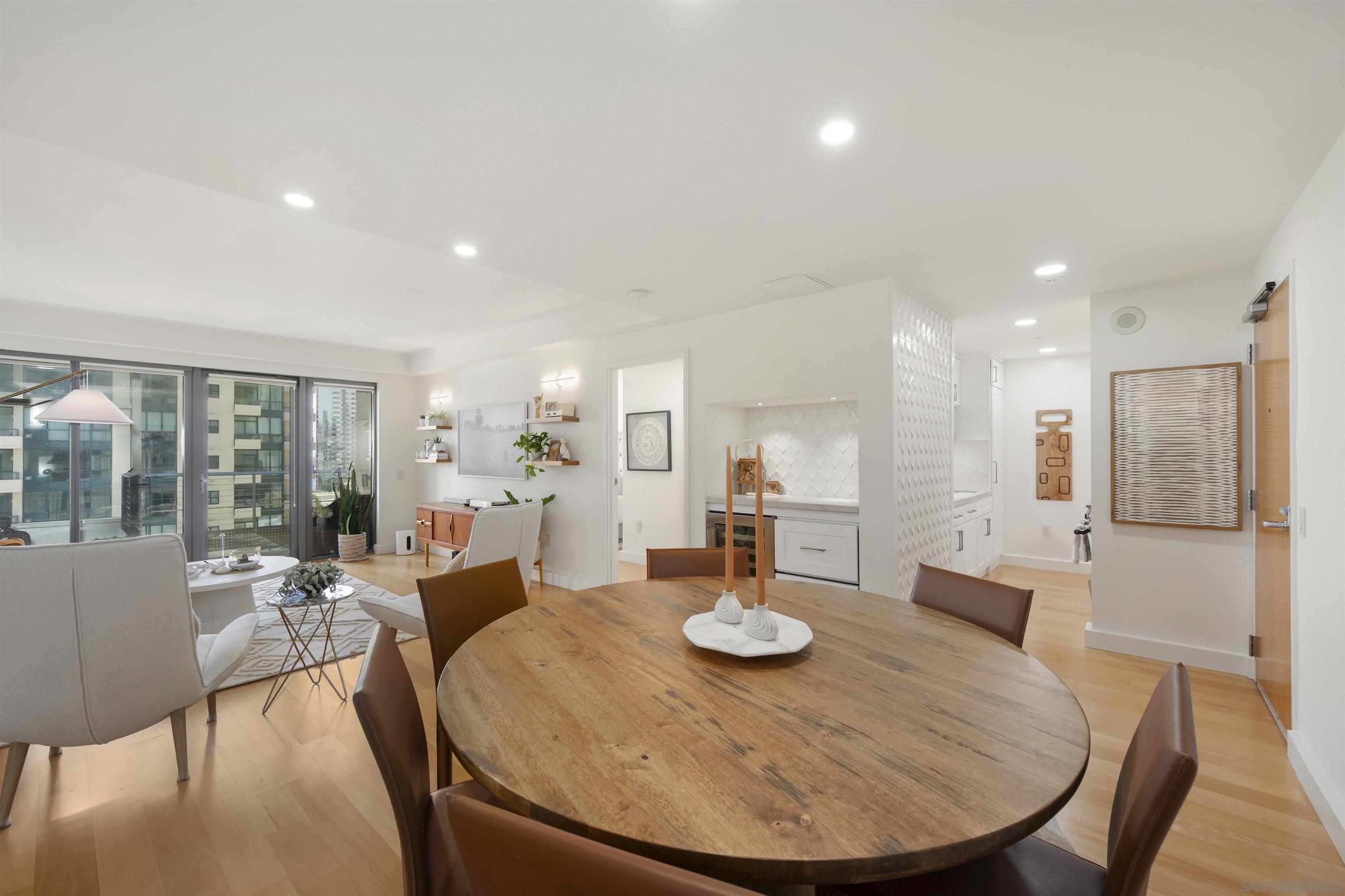 Detail Gallery Image 15 of 42 For 645  Front St  #1215,  San Diego,  CA 92101 - 3 Beds | 3 Baths