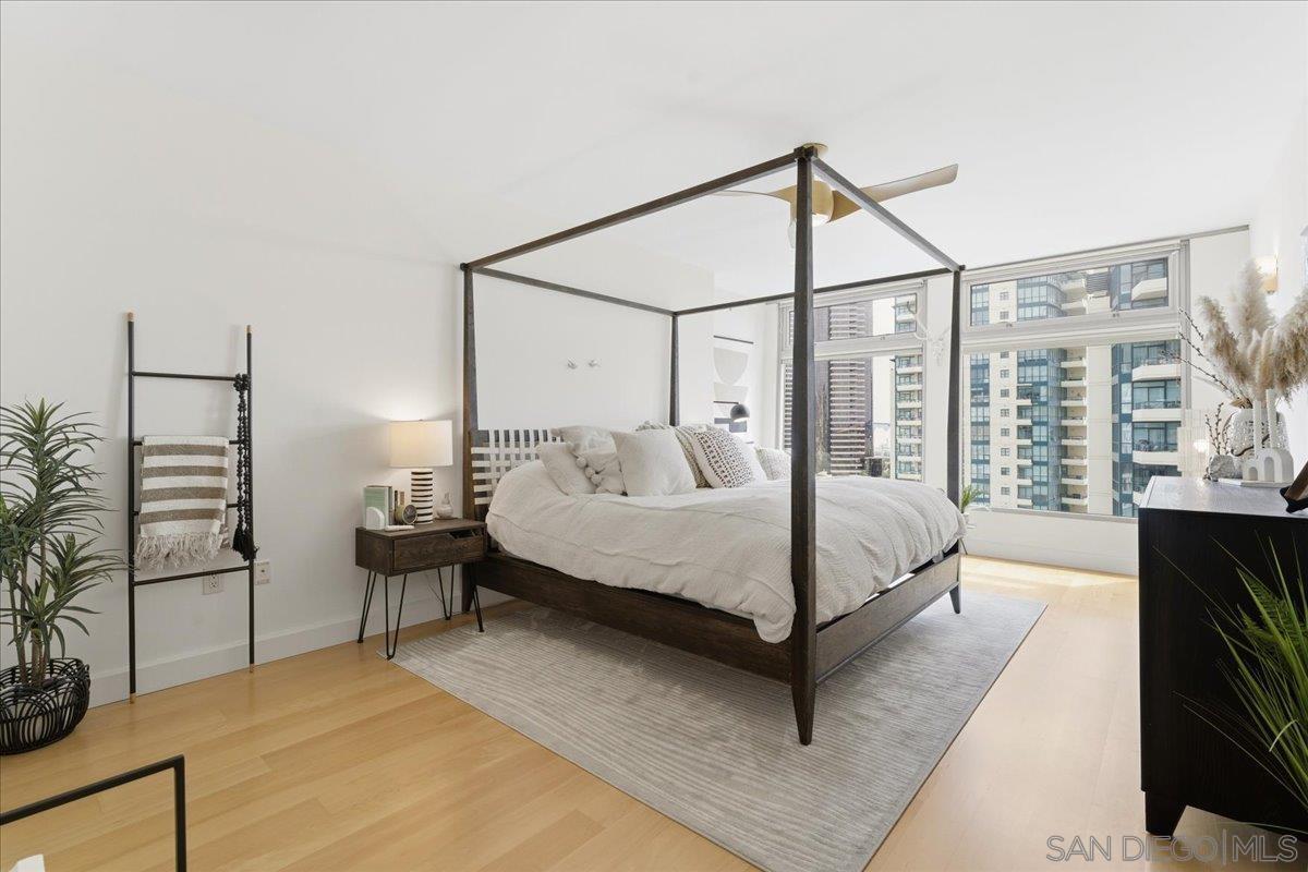 Detail Gallery Image 25 of 42 For 645  Front St  #1215,  San Diego,  CA 92101 - 3 Beds | 3 Baths