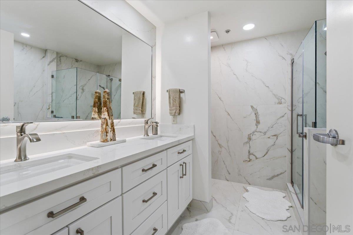 Detail Gallery Image 29 of 42 For 645  Front St  #1215,  San Diego,  CA 92101 - 3 Beds | 3 Baths