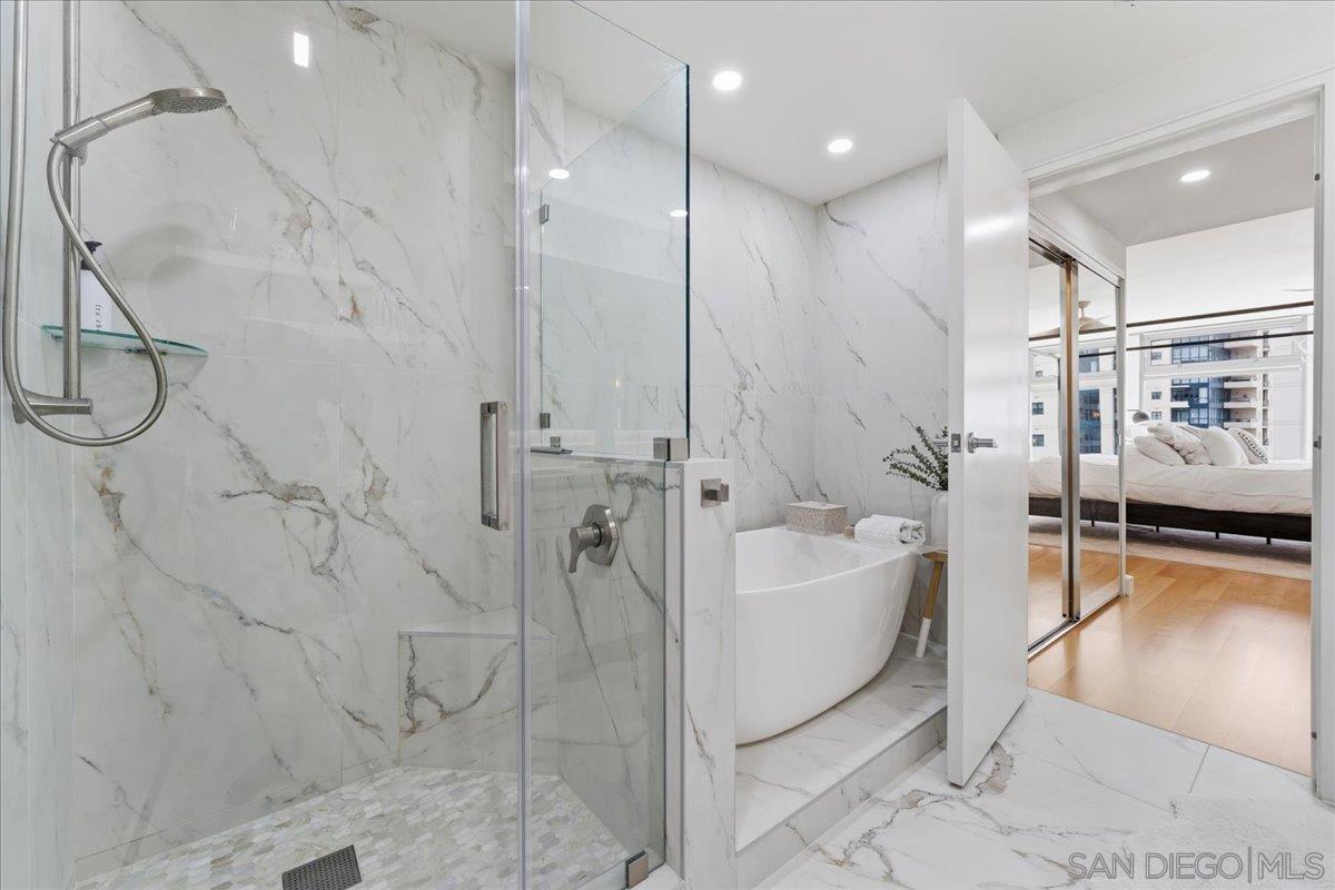 Detail Gallery Image 30 of 42 For 645  Front St  #1215,  San Diego,  CA 92101 - 3 Beds | 3 Baths