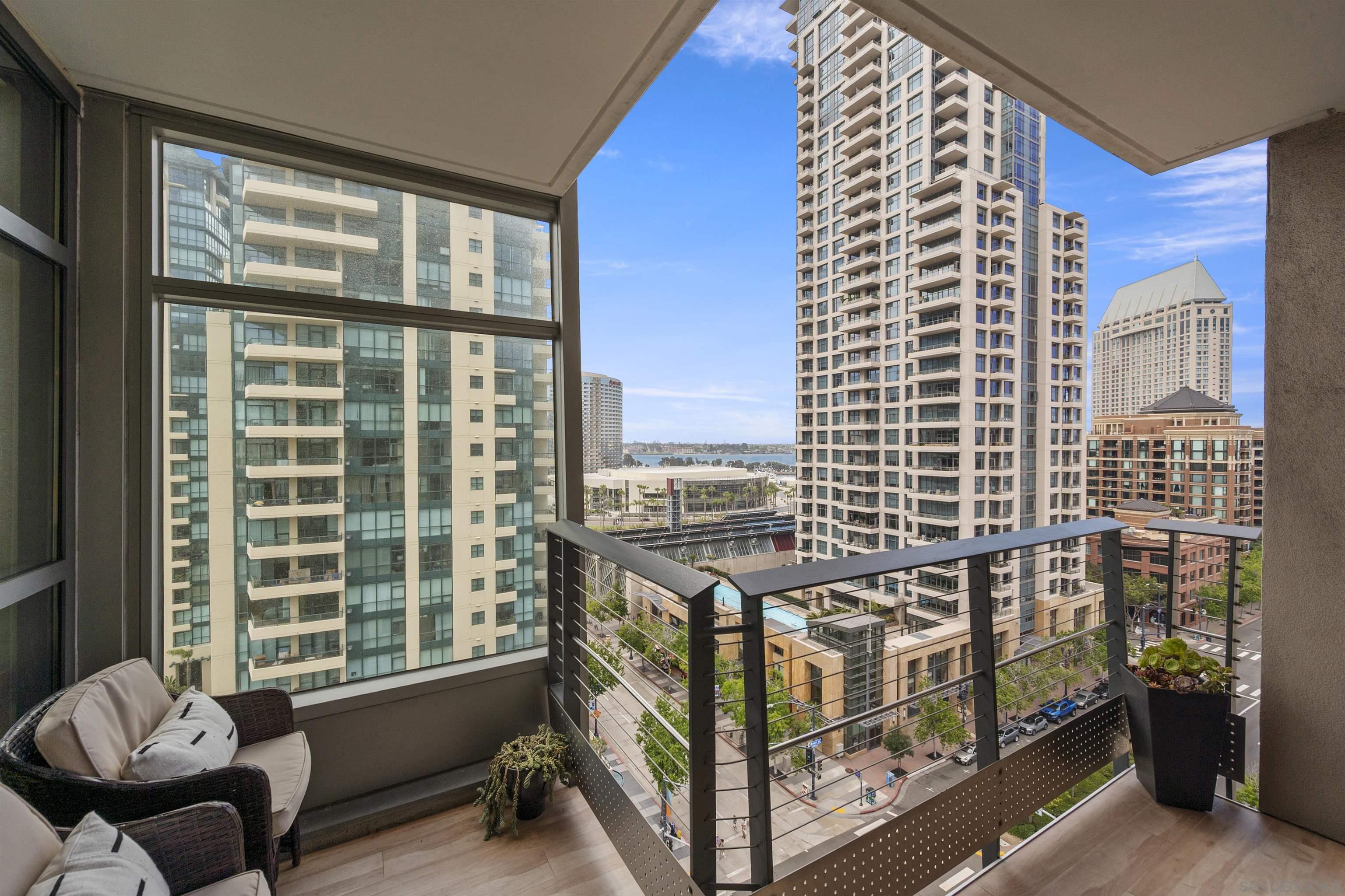 Detail Gallery Image 33 of 42 For 645  Front St  #1215,  San Diego,  CA 92101 - 3 Beds | 3 Baths