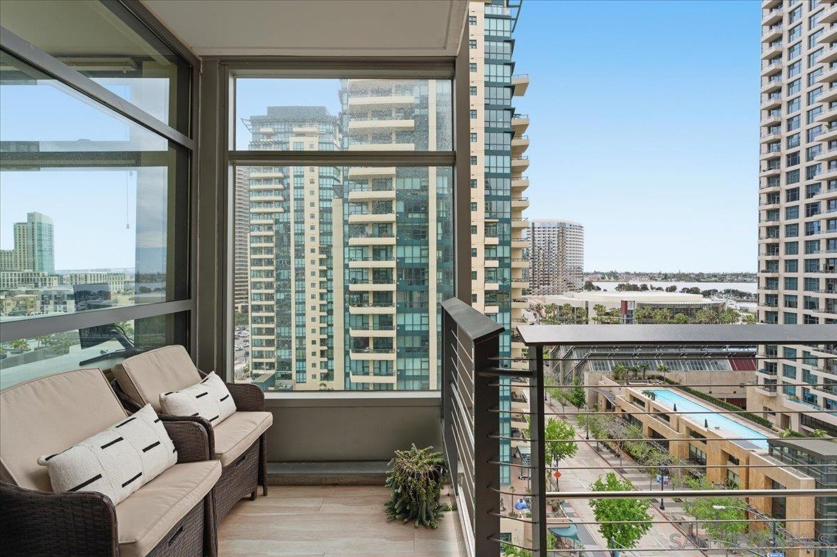 Detail Gallery Image 34 of 42 For 645  Front St  #1215,  San Diego,  CA 92101 - 3 Beds | 3 Baths