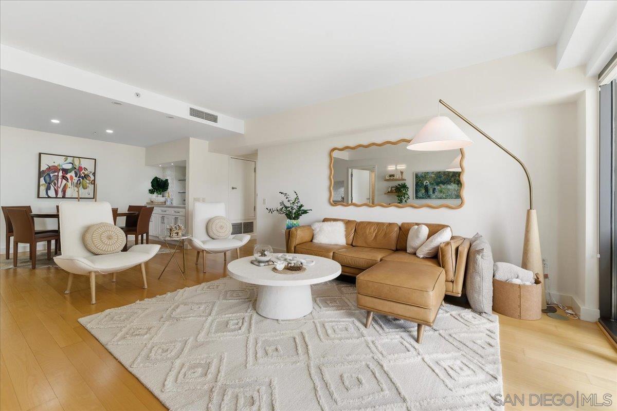 Detail Gallery Image 10 of 42 For 645  Front St  #1215,  San Diego,  CA 92101 - 3 Beds | 3 Baths