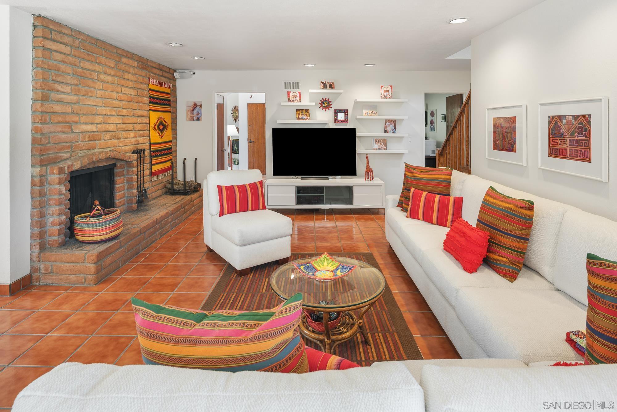 Detail Gallery Image 11 of 75 For 7805  Hemingway Ave, San Diego,  CA 92120 - 7 Beds | 4 Baths