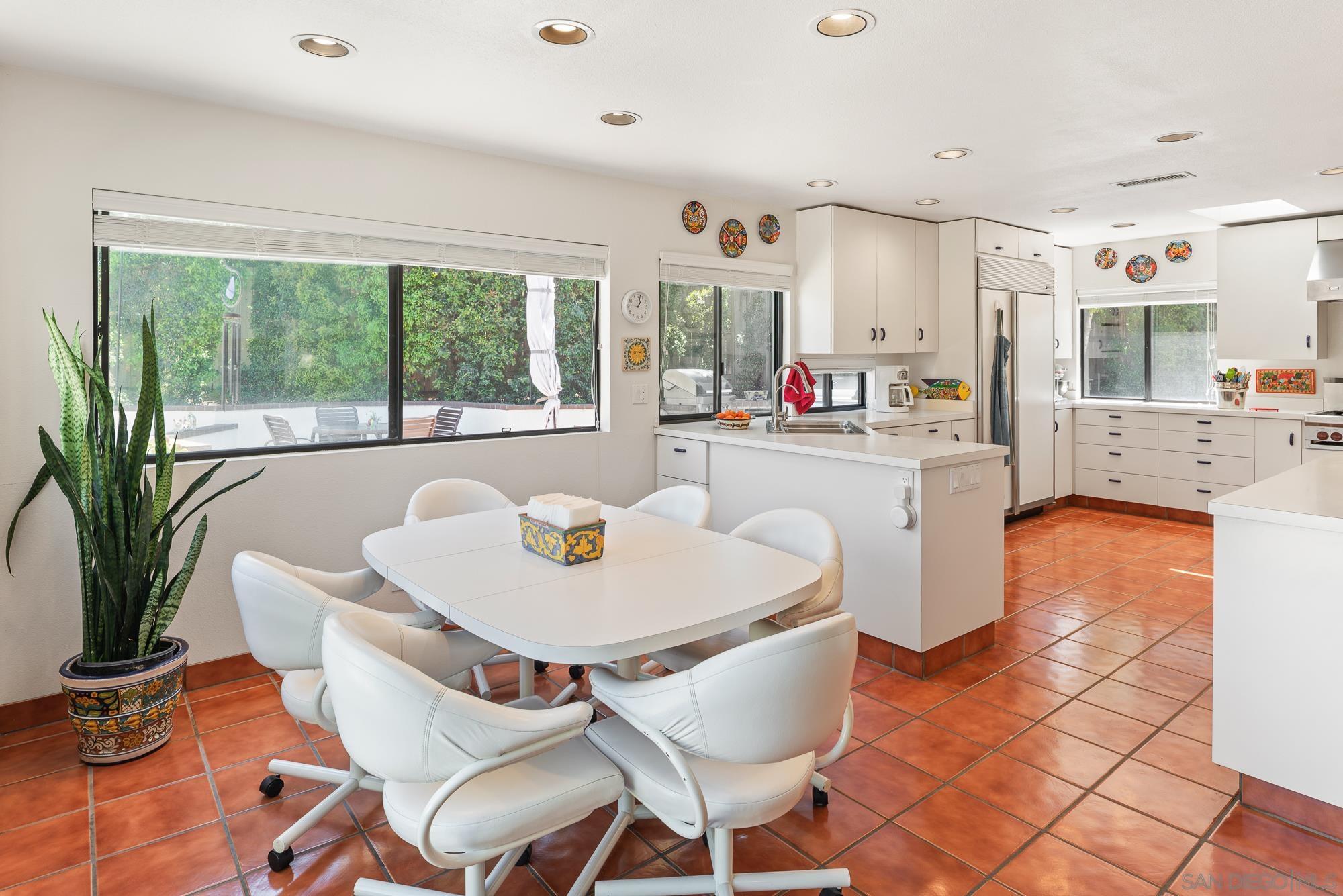 Detail Gallery Image 14 of 75 For 7805  Hemingway Ave, San Diego,  CA 92120 - 7 Beds | 4 Baths