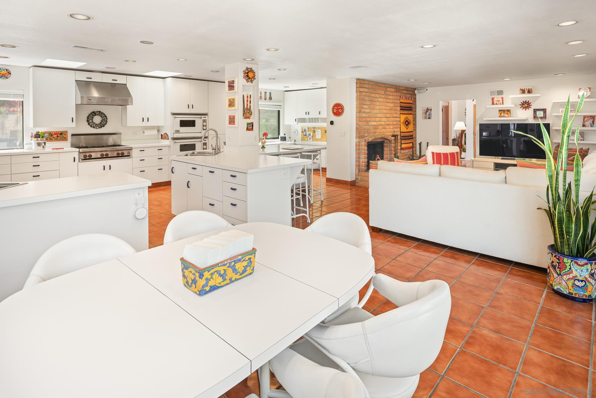 Detail Gallery Image 15 of 75 For 7805  Hemingway Ave, San Diego,  CA 92120 - 7 Beds | 4 Baths