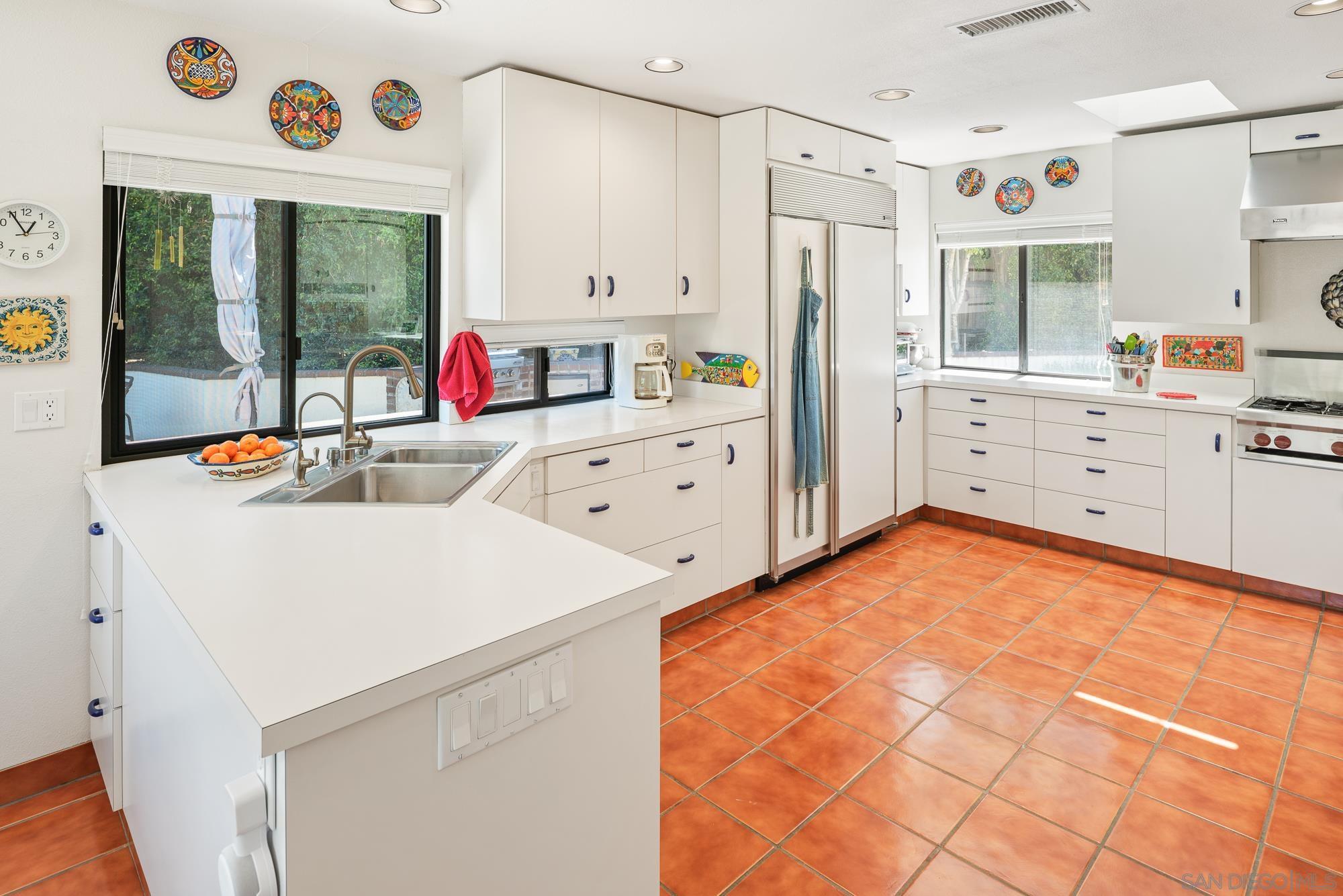 Detail Gallery Image 16 of 75 For 7805  Hemingway Ave, San Diego,  CA 92120 - 7 Beds | 4 Baths