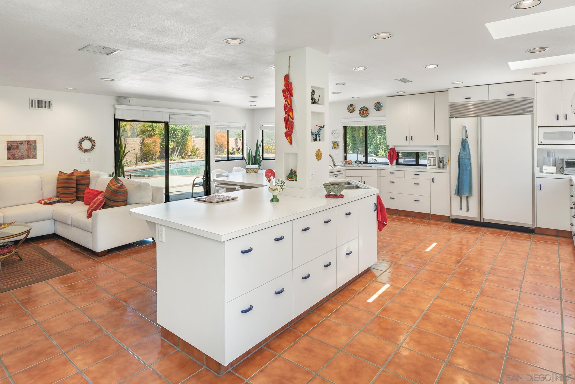 Detail Gallery Image 20 of 75 For 7805  Hemingway Ave, San Diego,  CA 92120 - 7 Beds | 4 Baths