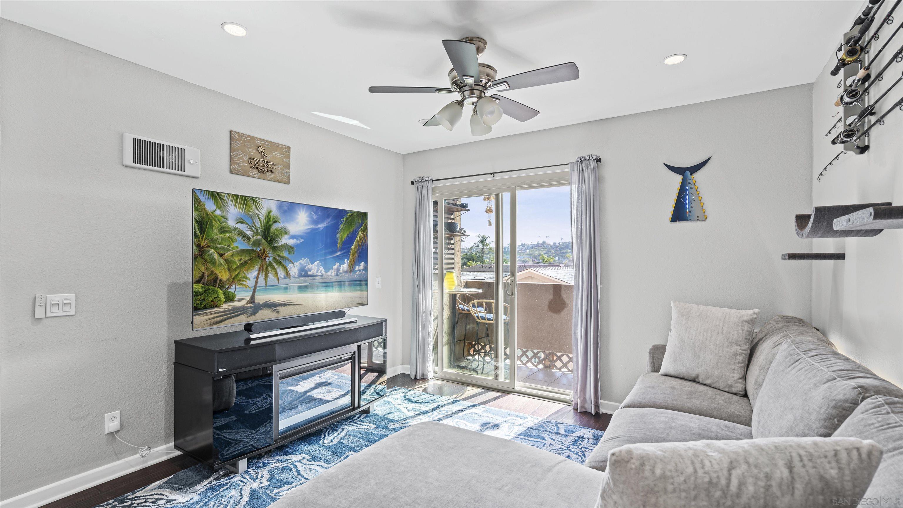 Detail Gallery Image 5 of 29 For 4368  Temecula St  #205,  San Diego,  CA 92107 - 2 Beds | 1/1 Baths