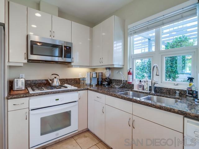 Detail Gallery Image 18 of 62 For 555  Front St  #205,  San Diego,  CA 92101 - 2 Beds | 2 Baths