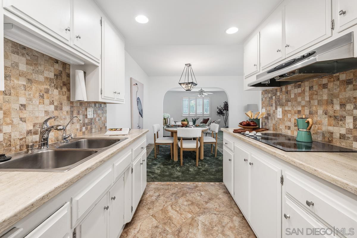 Detail Gallery Image 12 of 26 For 16618  Orilla Dr, San Diego,  CA 92128 - 3 Beds | 2 Baths