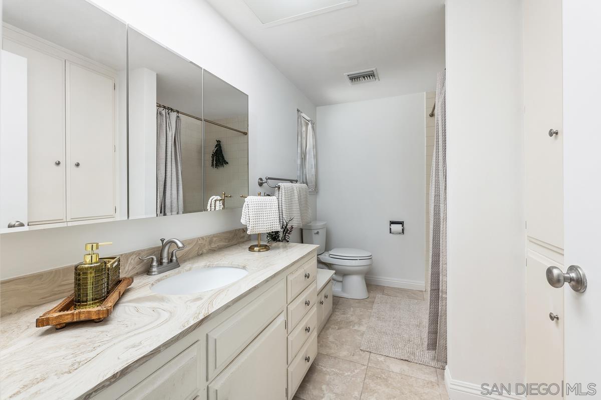 Detail Gallery Image 18 of 26 For 16618  Orilla Dr, San Diego,  CA 92128 - 3 Beds | 2 Baths