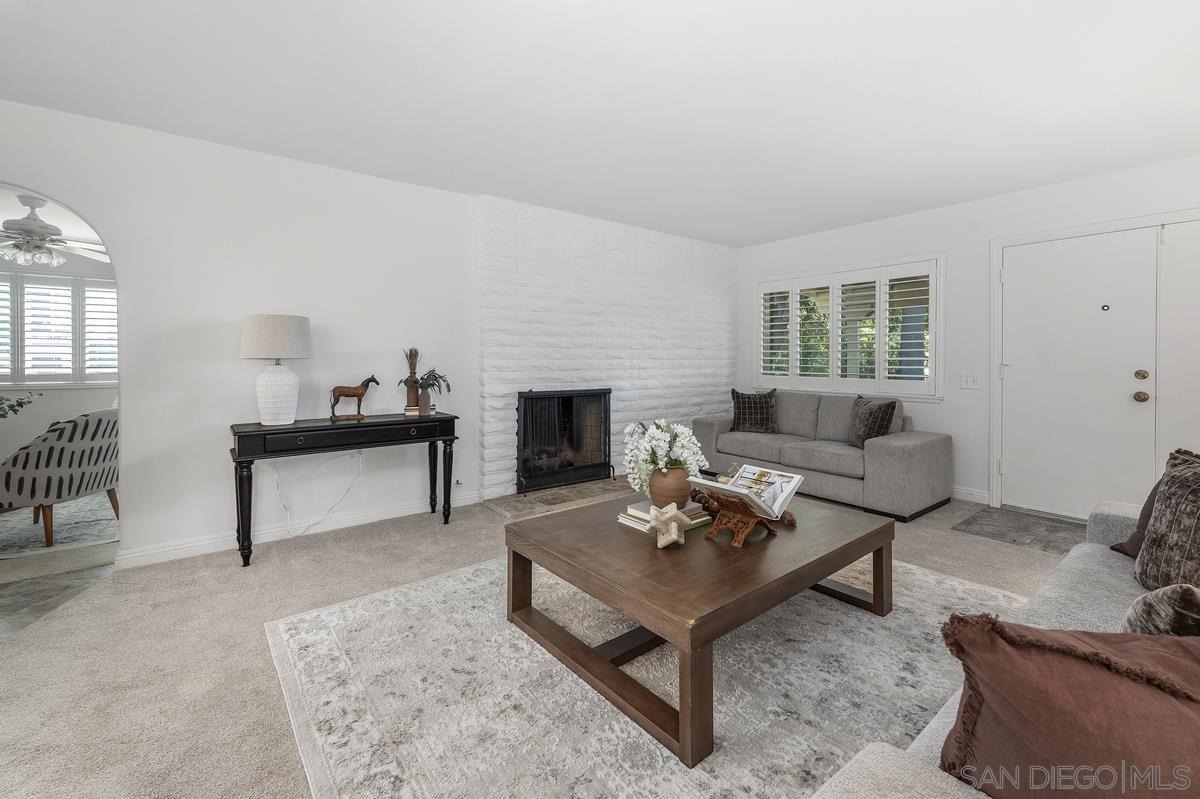 Detail Gallery Image 4 of 26 For 16618  Orilla Dr, San Diego,  CA 92128 - 3 Beds | 2 Baths