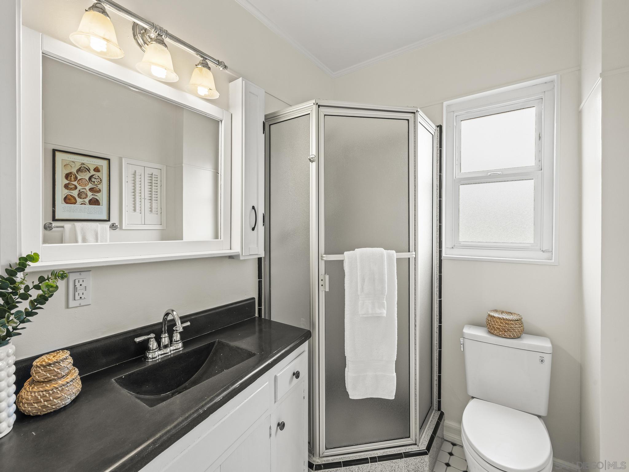 Detail Gallery Image 13 of 19 For 4125  Tennyson, San Diego,  CA 92107 - 3 Beds | 3 Baths