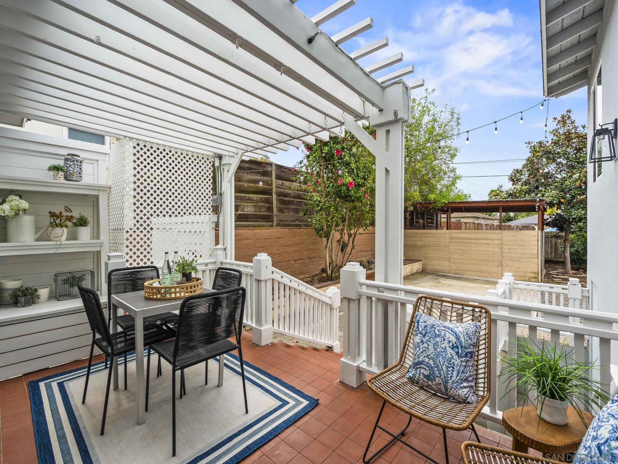 Detail Gallery Image 15 of 19 For 4125  Tennyson, San Diego,  CA 92107 - 3 Beds | 3 Baths