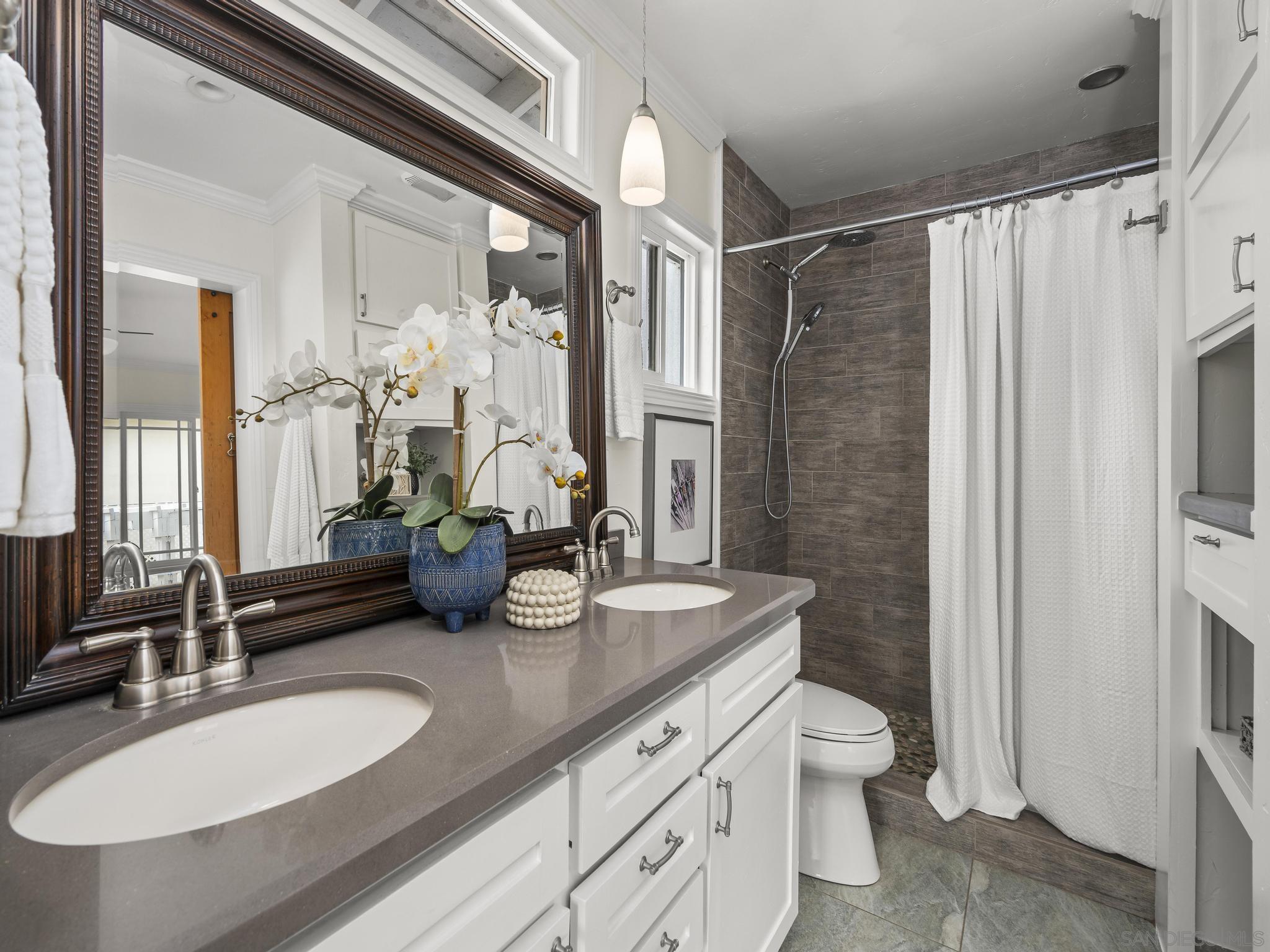 Detail Gallery Image 8 of 19 For 4125  Tennyson, San Diego,  CA 92107 - 3 Beds | 3 Baths