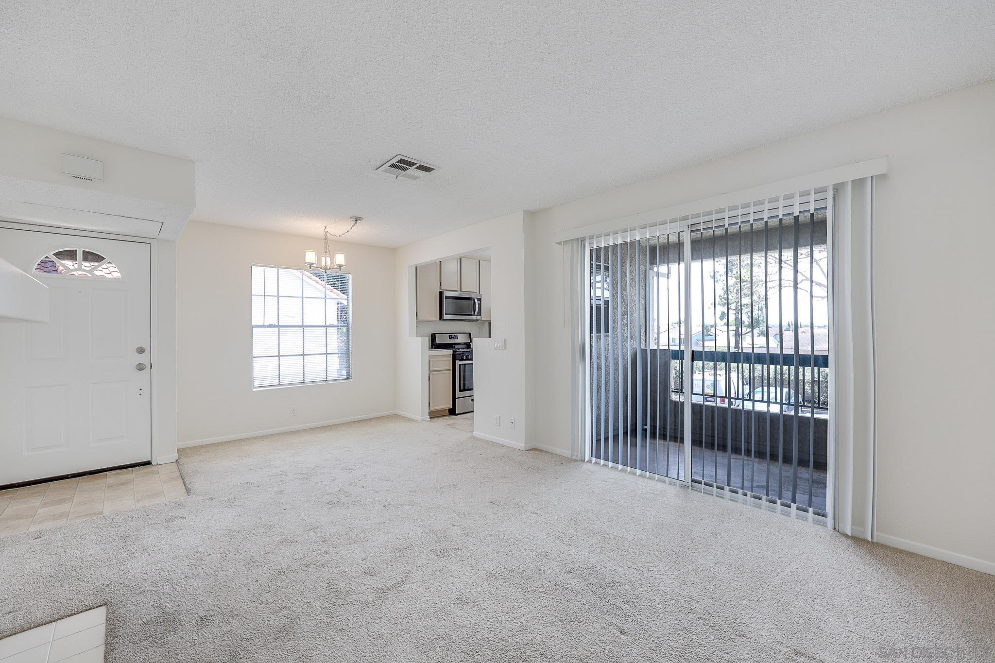 Detail Gallery Image 3 of 31 For 10740  Aderman Ave  #70,  San Diego,  CA 92126 - 2 Beds | 2 Baths