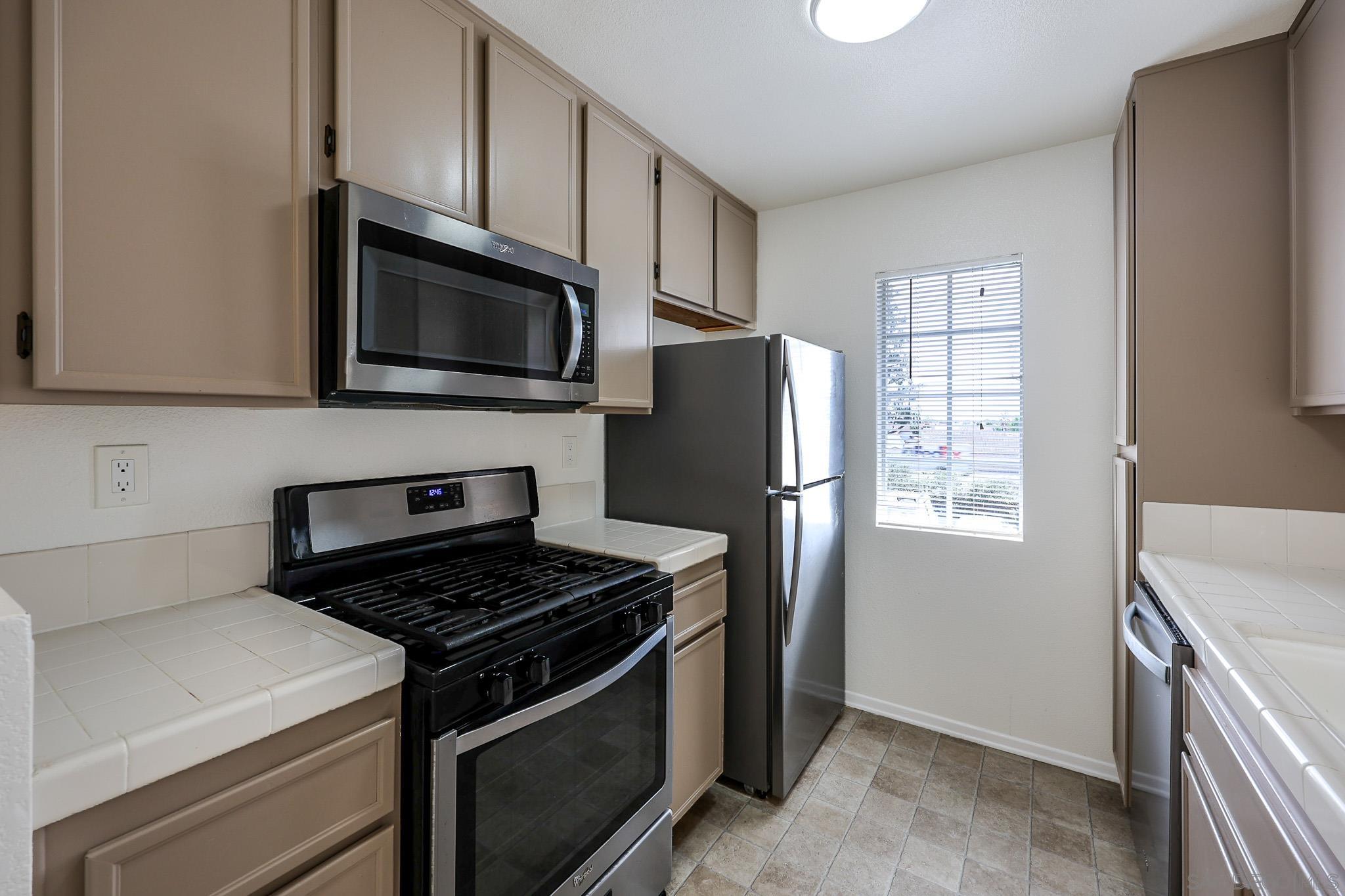 Detail Gallery Image 9 of 31 For 10740  Aderman Ave  #70,  San Diego,  CA 92126 - 2 Beds | 2 Baths