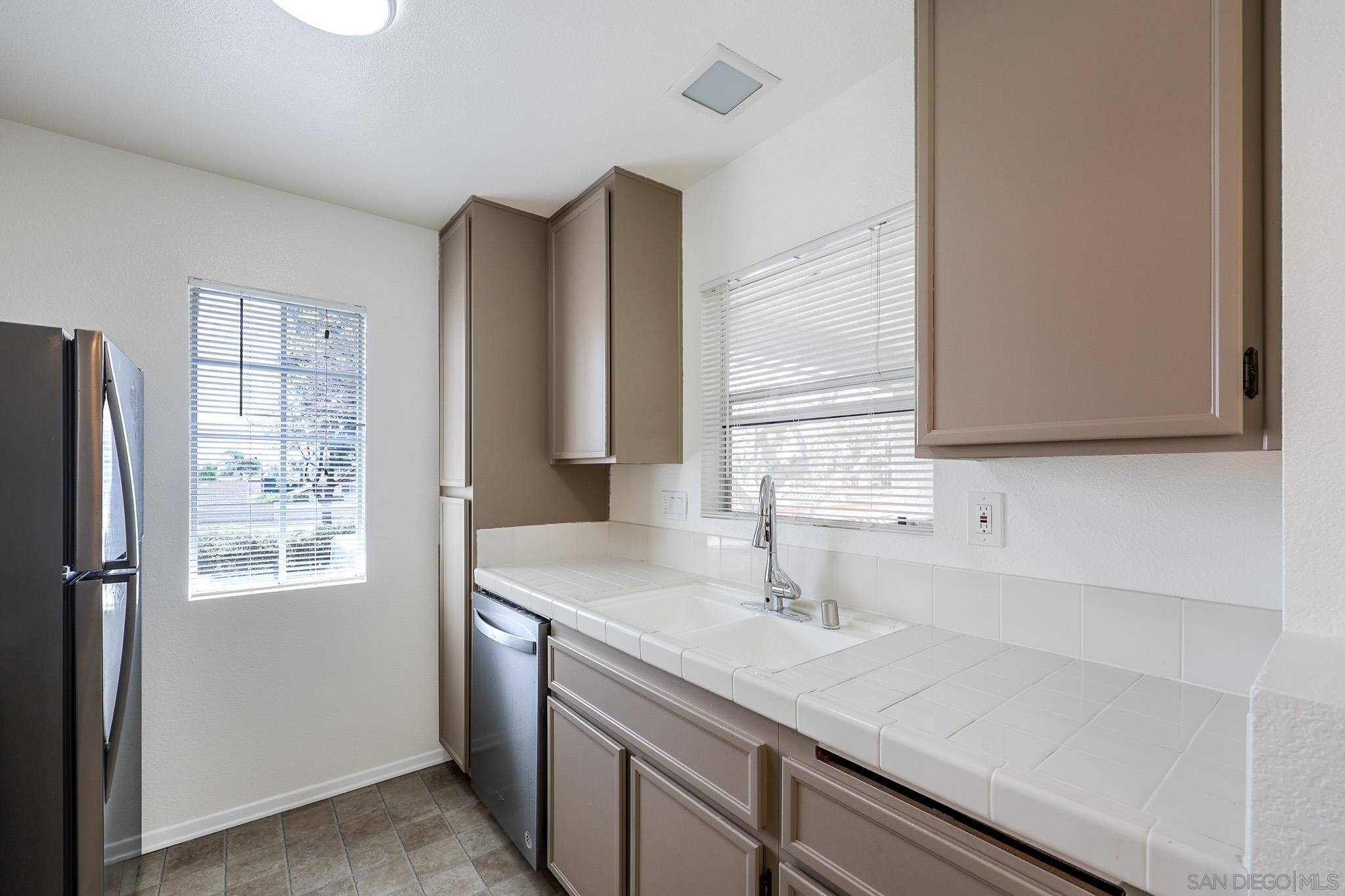 Detail Gallery Image 10 of 31 For 10740  Aderman Ave  #70,  San Diego,  CA 92126 - 2 Beds | 2 Baths
