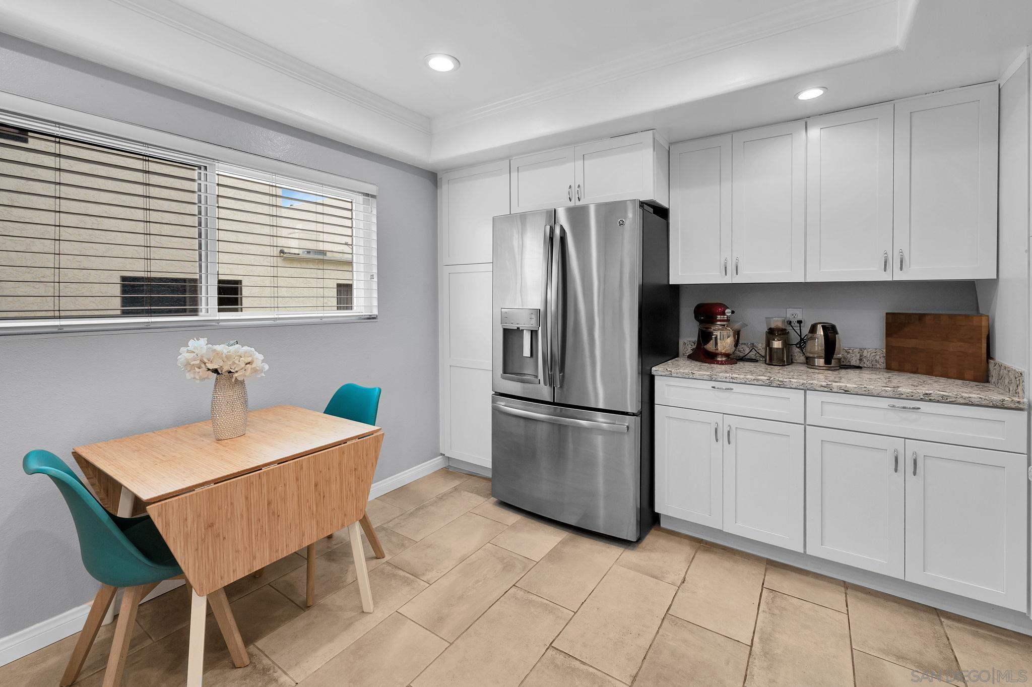 Detail Gallery Image 9 of 32 For 6840  Caminito Del Greco, San Diego,  CA 92120 - 2 Beds | 2/1 Baths