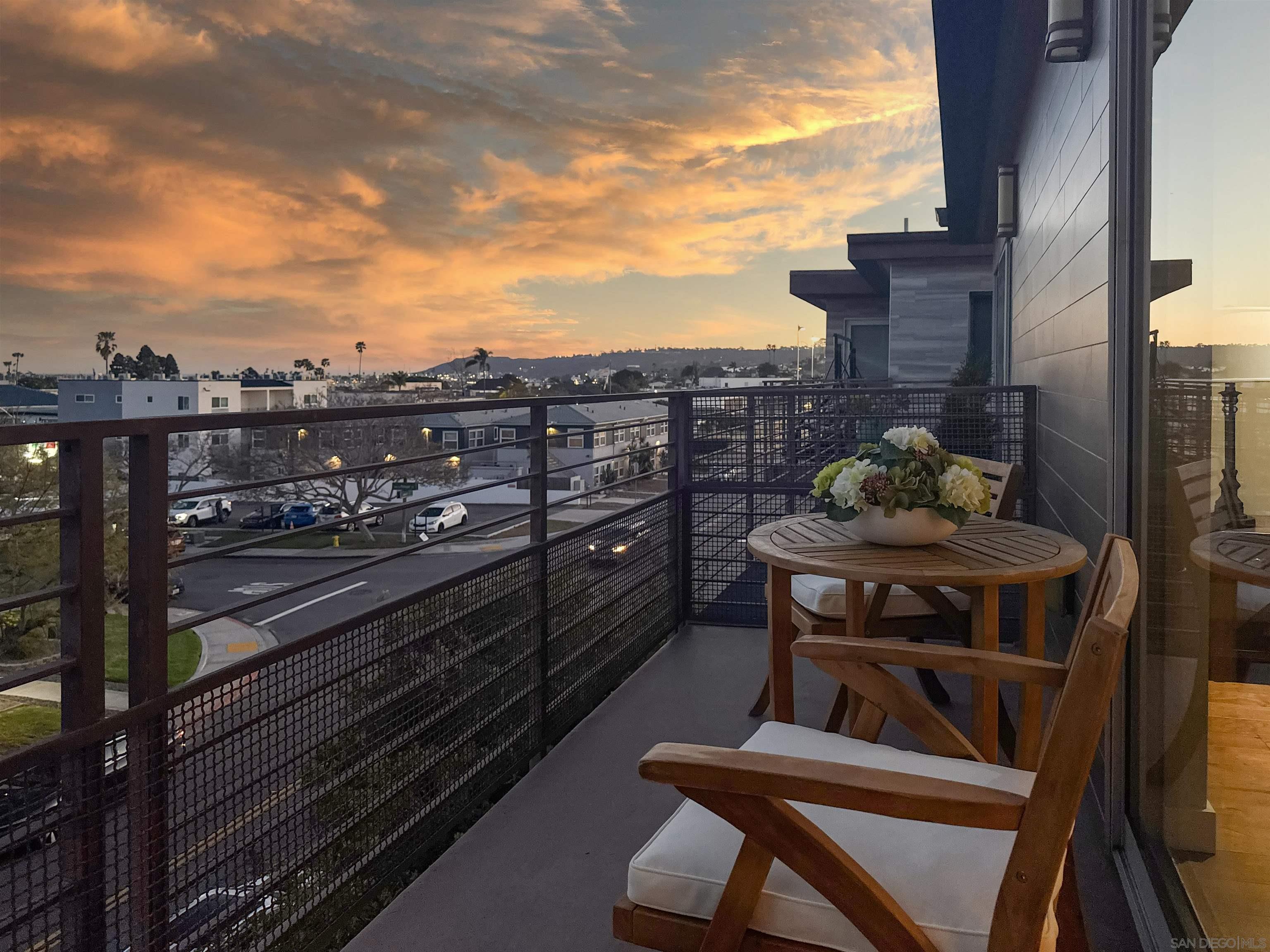 Detail Gallery Image 2 of 40 For 1122  Locust St, San Diego,  CA 92106 - 3 Beds | 2 Baths