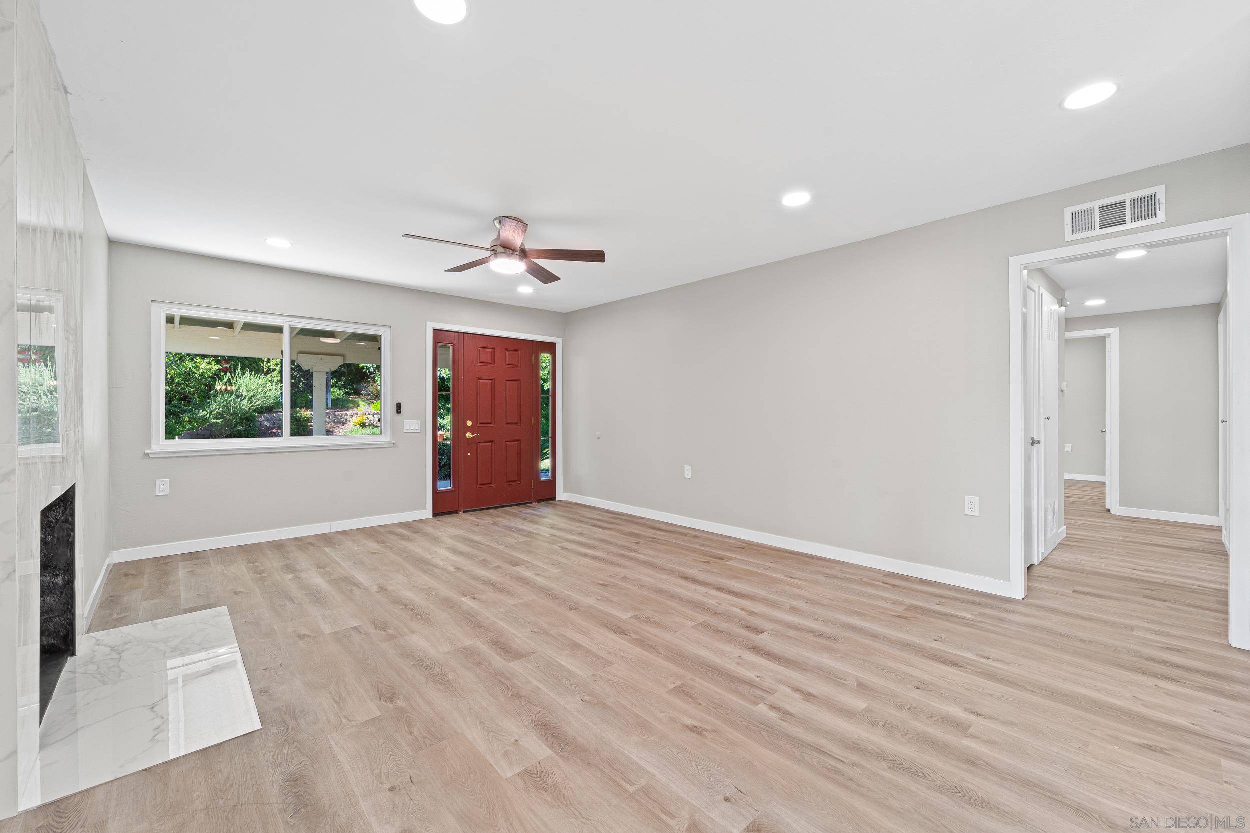 Detail Gallery Image 11 of 35 For 12424  Rios Road, San Diego,  CA 92128 - 2 Beds | 2 Baths