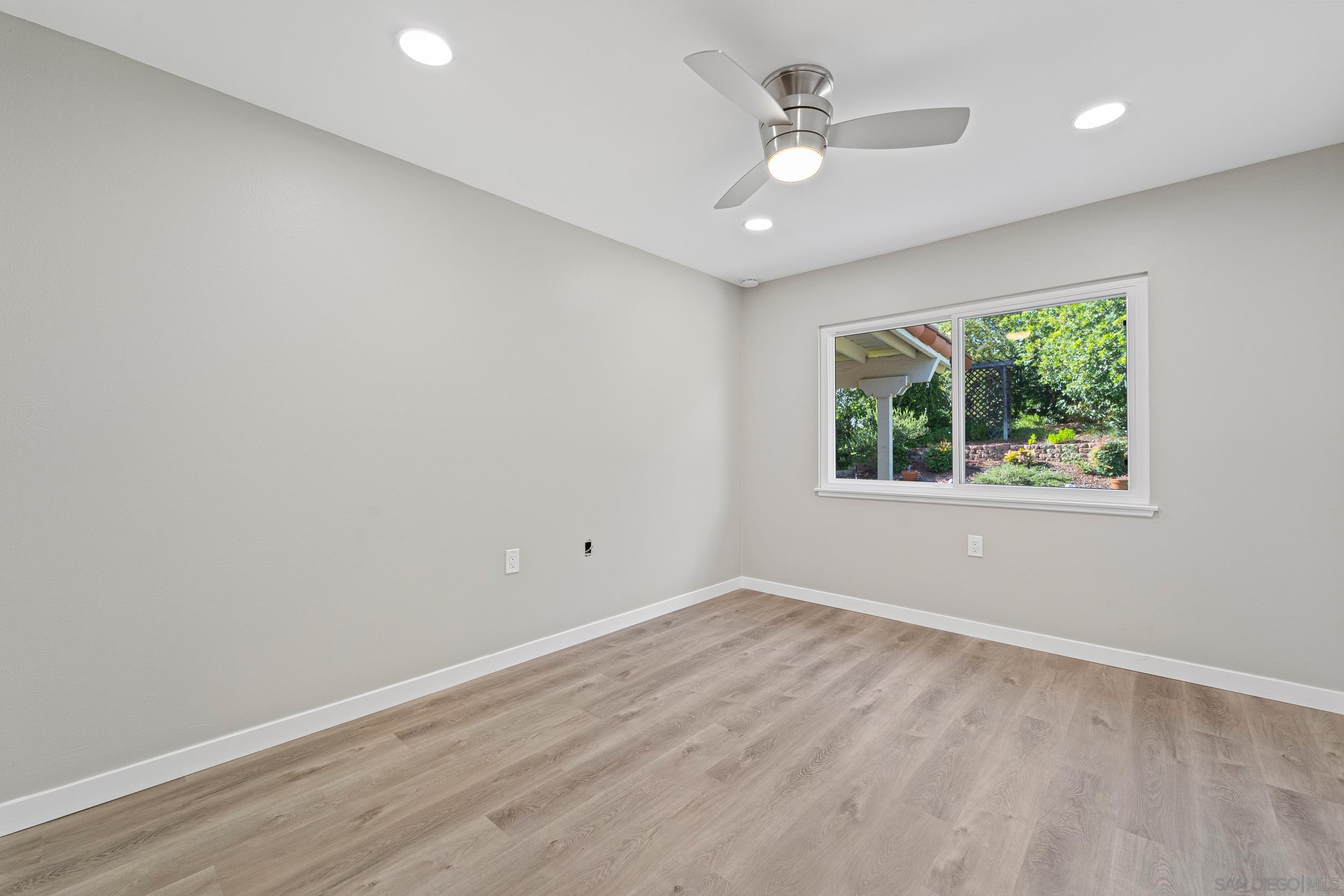 Detail Gallery Image 23 of 35 For 12424  Rios Road, San Diego,  CA 92128 - 2 Beds | 2 Baths