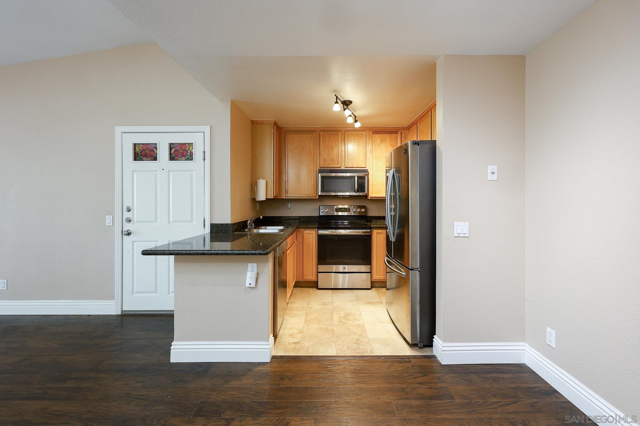 Detail Gallery Image 12 of 53 For 2275  Del Mar Way  #306,  Corona,  CA 92882 - 1 Beds | 1 Baths
