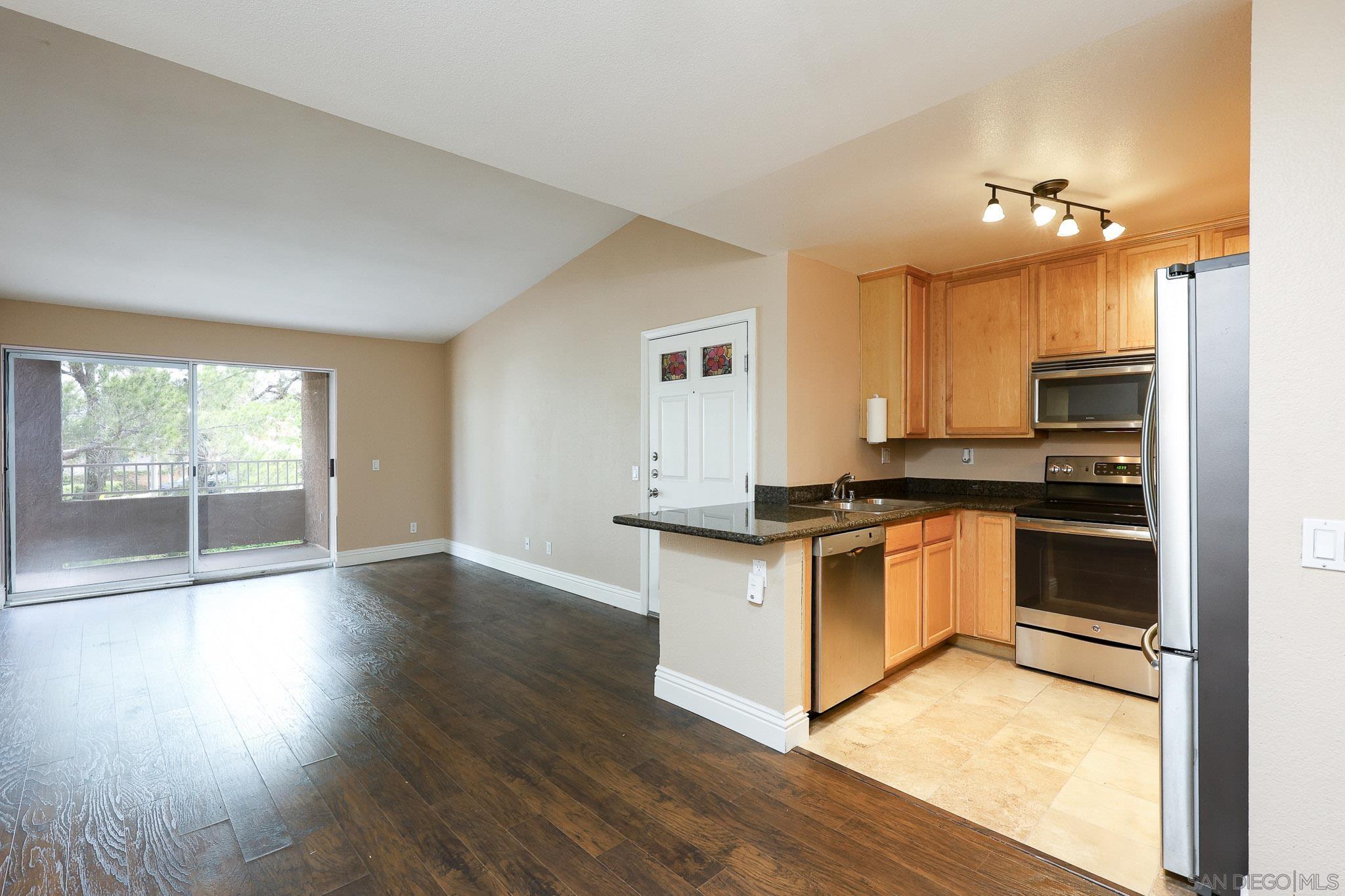 Detail Gallery Image 13 of 53 For 2275  Del Mar Way  #306,  Corona,  CA 92882 - 1 Beds | 1 Baths