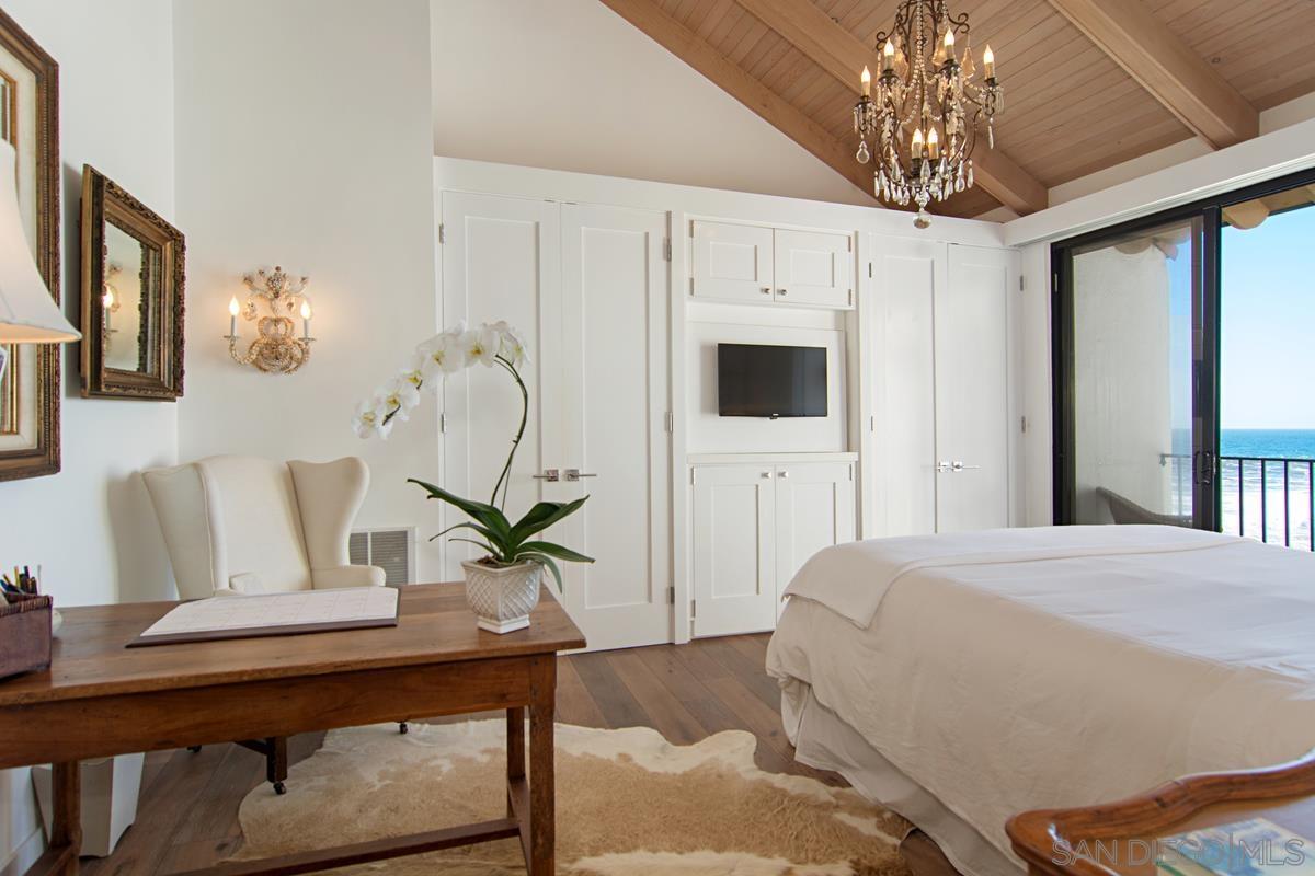 Detail Gallery Image 12 of 20 For 303  Coast  3, La Jolla,  CA 92037 - 3 Beds | 2/1 Baths