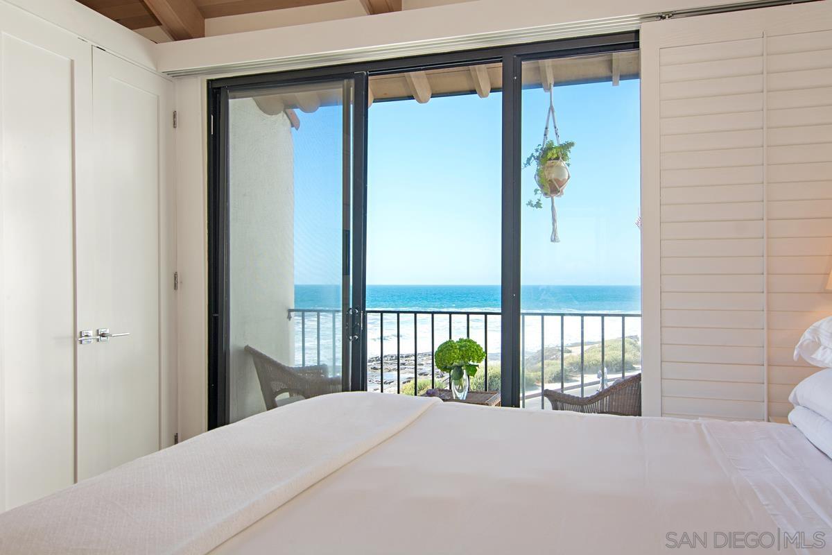 Detail Gallery Image 13 of 20 For 303  Coast  3, La Jolla,  CA 92037 - 3 Beds | 2/1 Baths