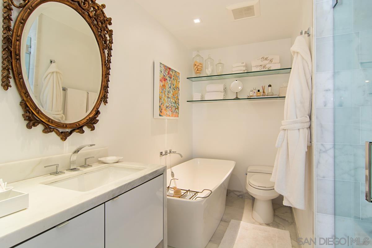 Detail Gallery Image 16 of 20 For 303  Coast  3, La Jolla,  CA 92037 - 3 Beds | 2/1 Baths