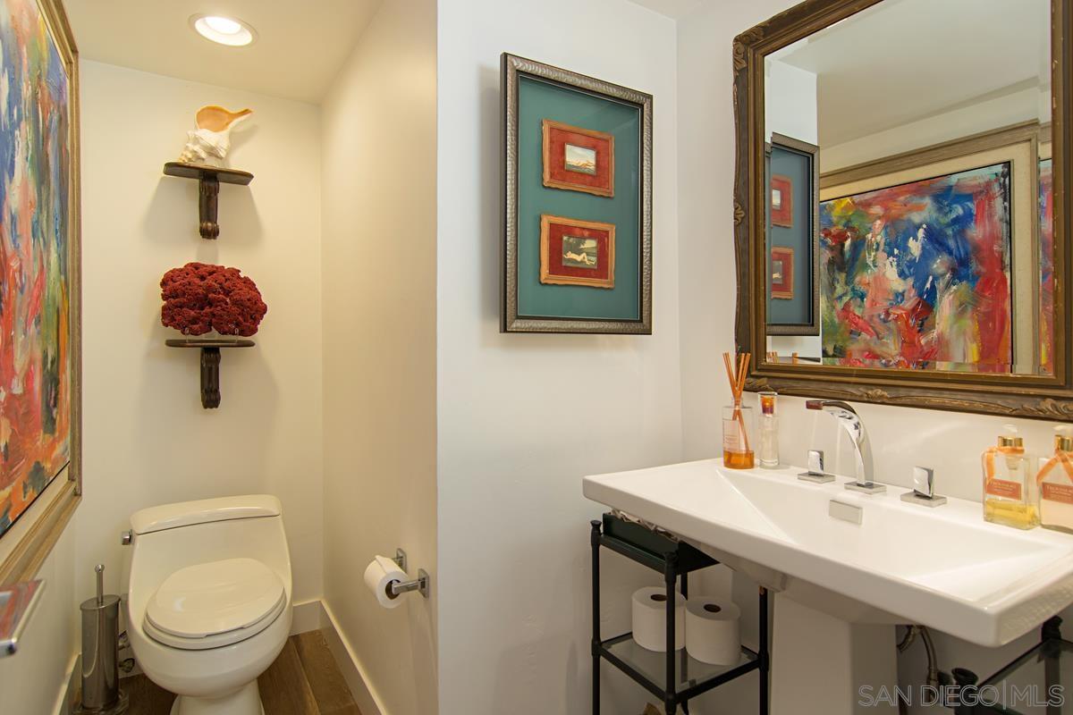 Detail Gallery Image 10 of 20 For 303  Coast  3, La Jolla,  CA 92037 - 3 Beds | 2/1 Baths