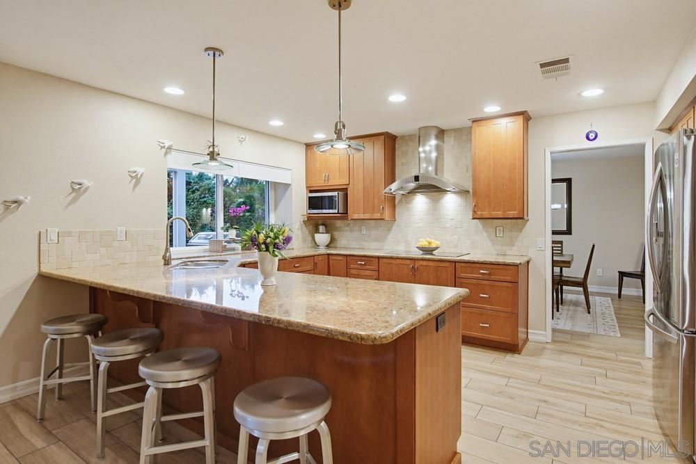 Detail Gallery Image 15 of 37 For 1820  Hacienda Drive, El Cajon,  CA 92020 - 6 Beds | 3 Baths