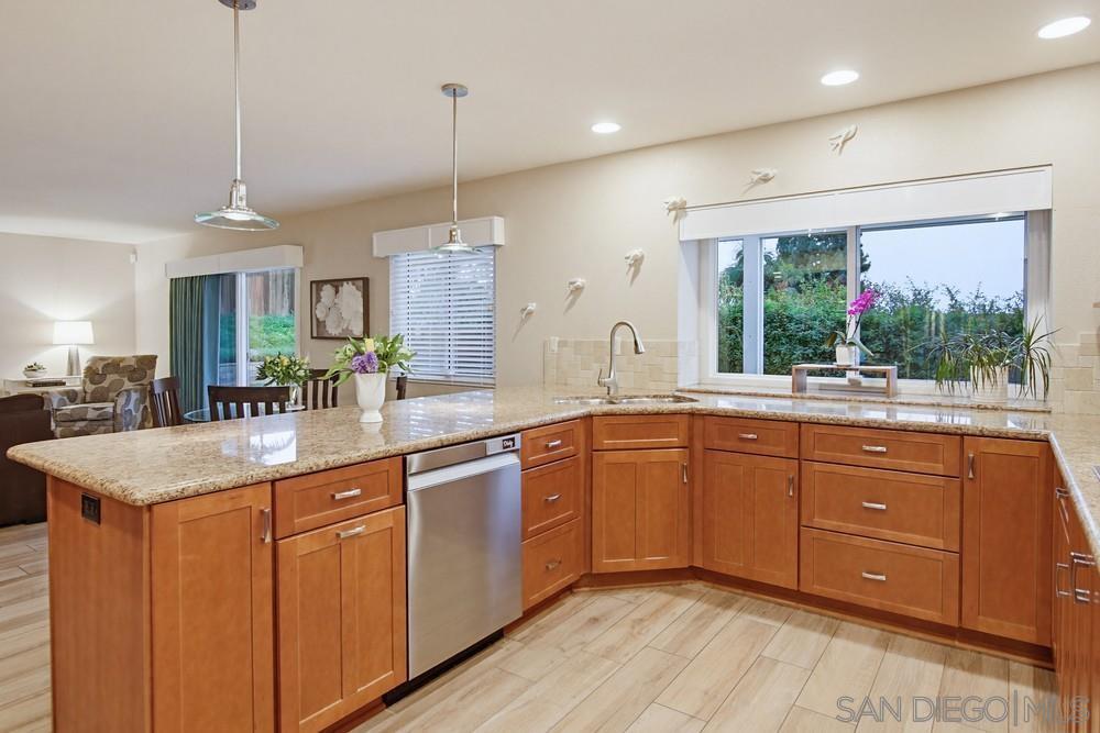 Detail Gallery Image 16 of 37 For 1820  Hacienda Drive, El Cajon,  CA 92020 - 6 Beds | 3 Baths