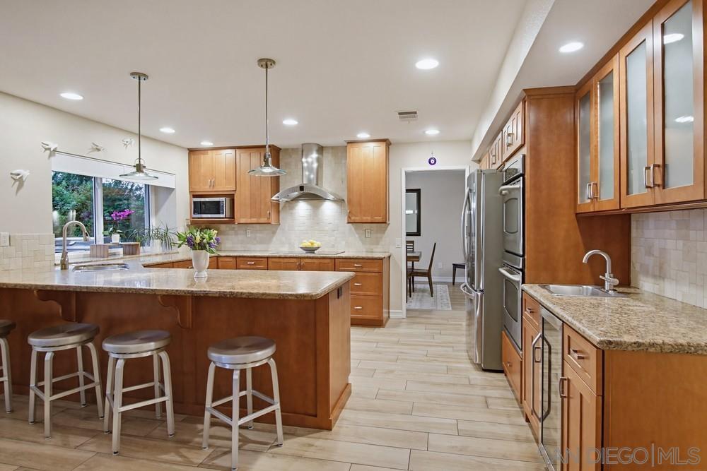 Detail Gallery Image 17 of 37 For 1820  Hacienda Drive, El Cajon,  CA 92020 - 6 Beds | 3 Baths